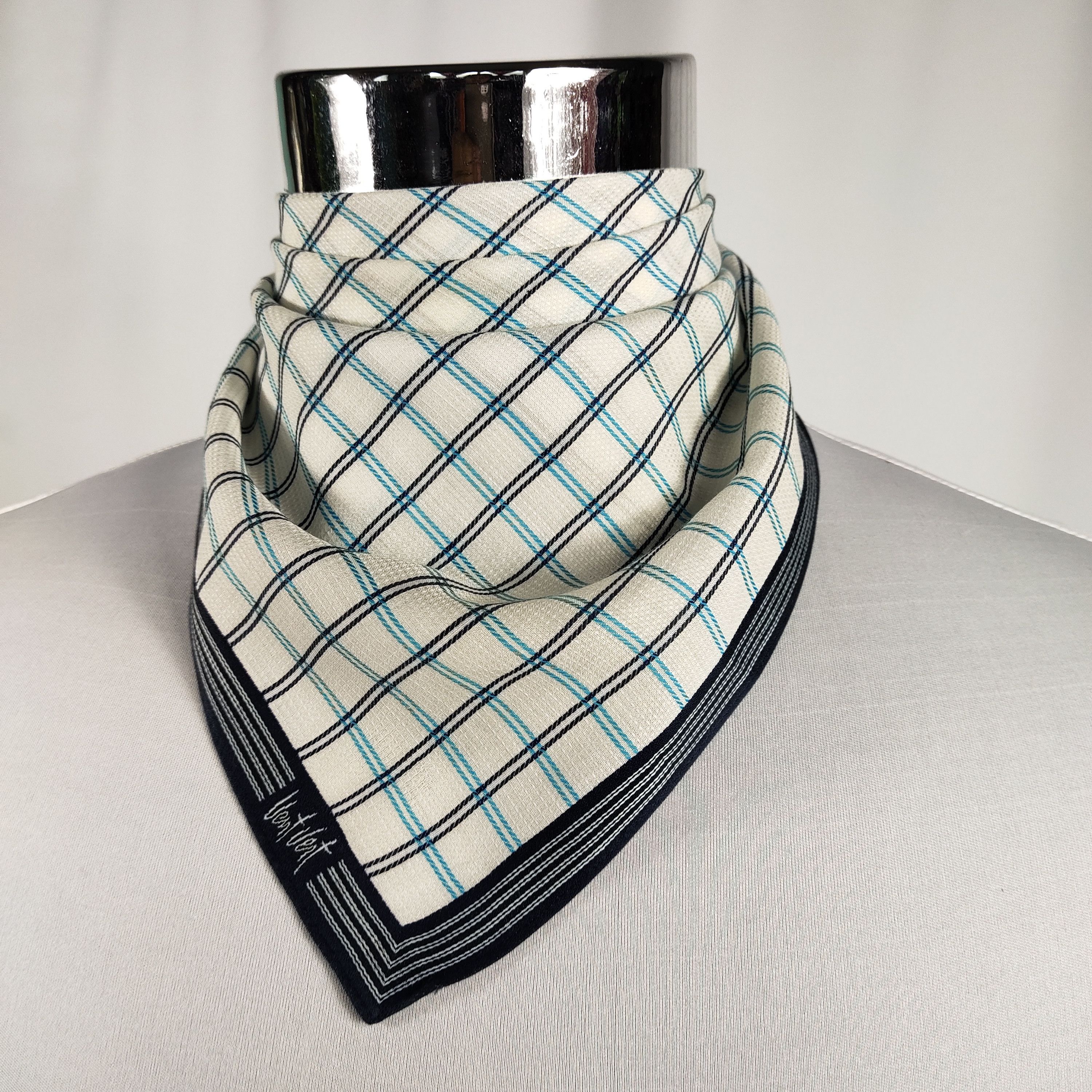 Vintage Vent Vent Handkerchief / Neckerchief / Bandana FZ369 Size ONE SIZE - 1 Thumbnail