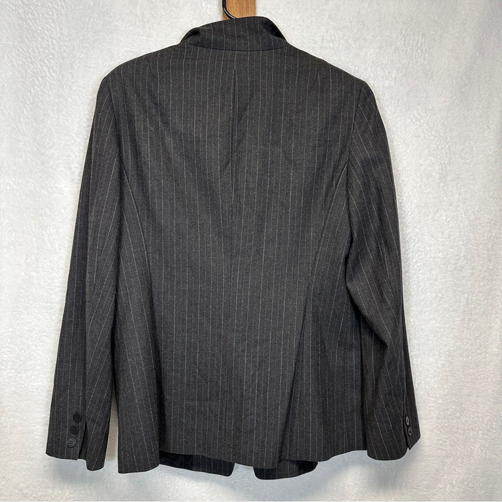 Lafayette 148 Lafayette 148 Wool Blend Gray Pinstripe Blazer Jacket Sz 12 Size XL / US 12-14 / IT 48-50 - 4 Thumbnail
