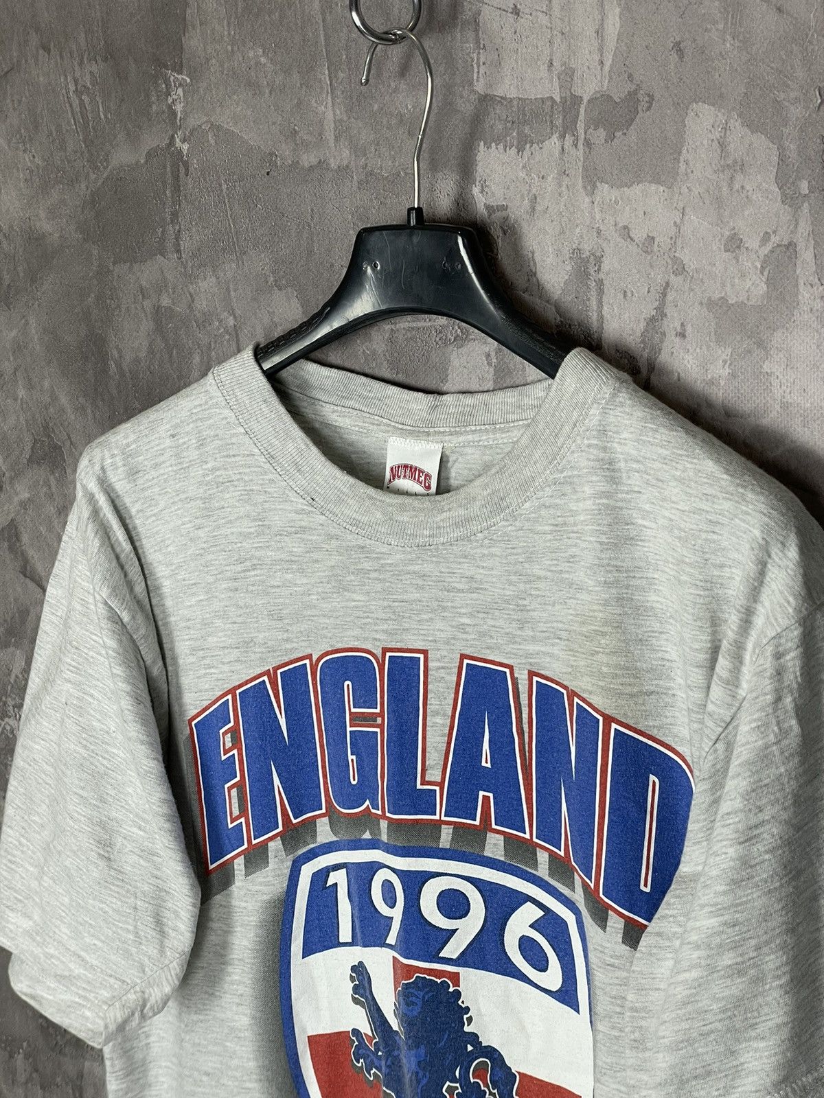 Nutmeg NWT Euro 96 1996 2020 England football soccer Y2K t shirt Size US M / EU 48-50 / 2 - 7 Thumbnail