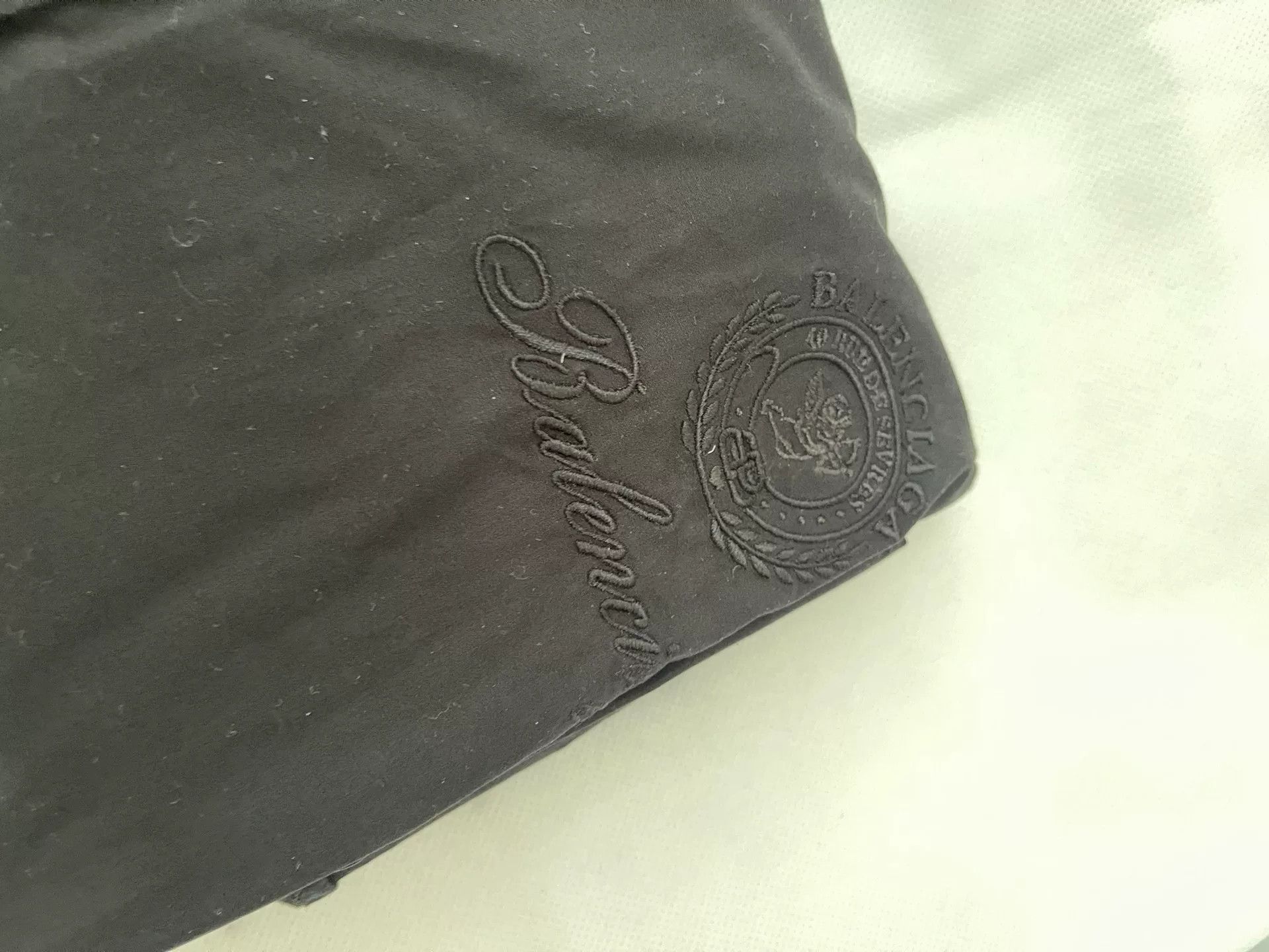 Balenciaga balenciaga qixi crest long sleeve shirt Size US M / EU 48-50 / 2 - 2 Thumbnail
