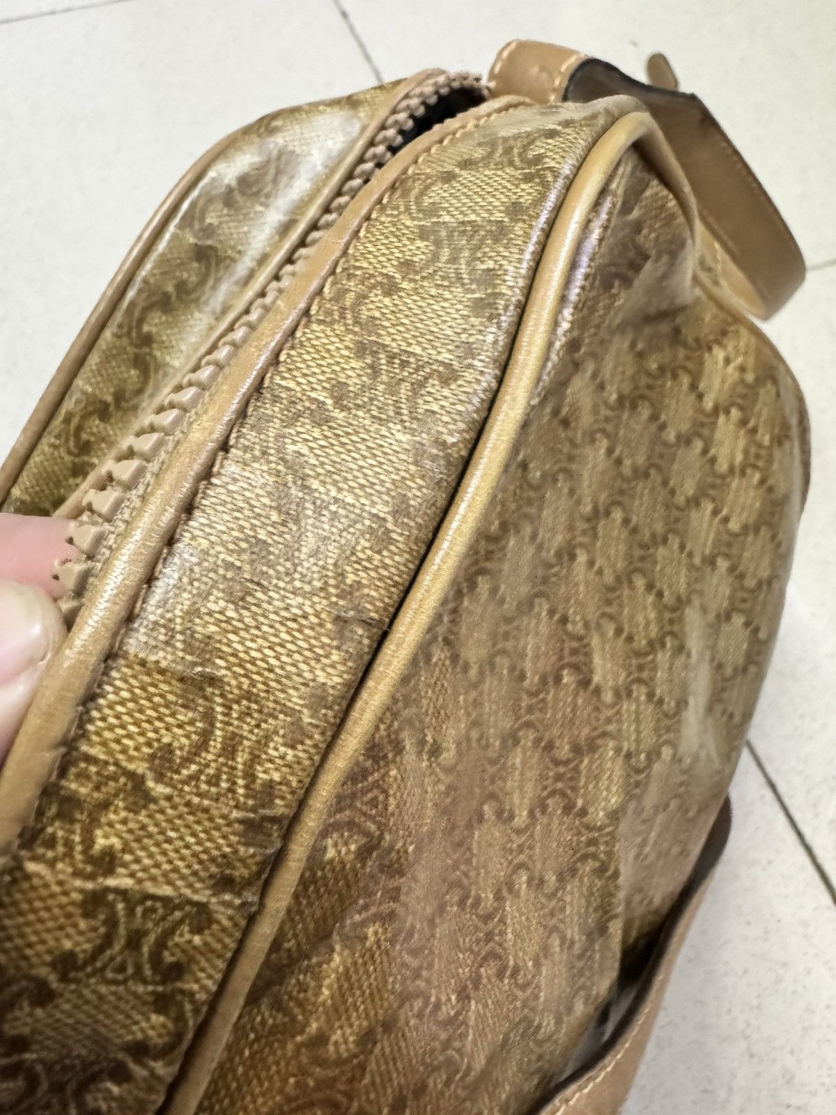 Celine VINTAGE CELINE TRIOMPHE MACADAM PVC CROSS BODY BAG Size ONE SIZE - 11 Thumbnail
