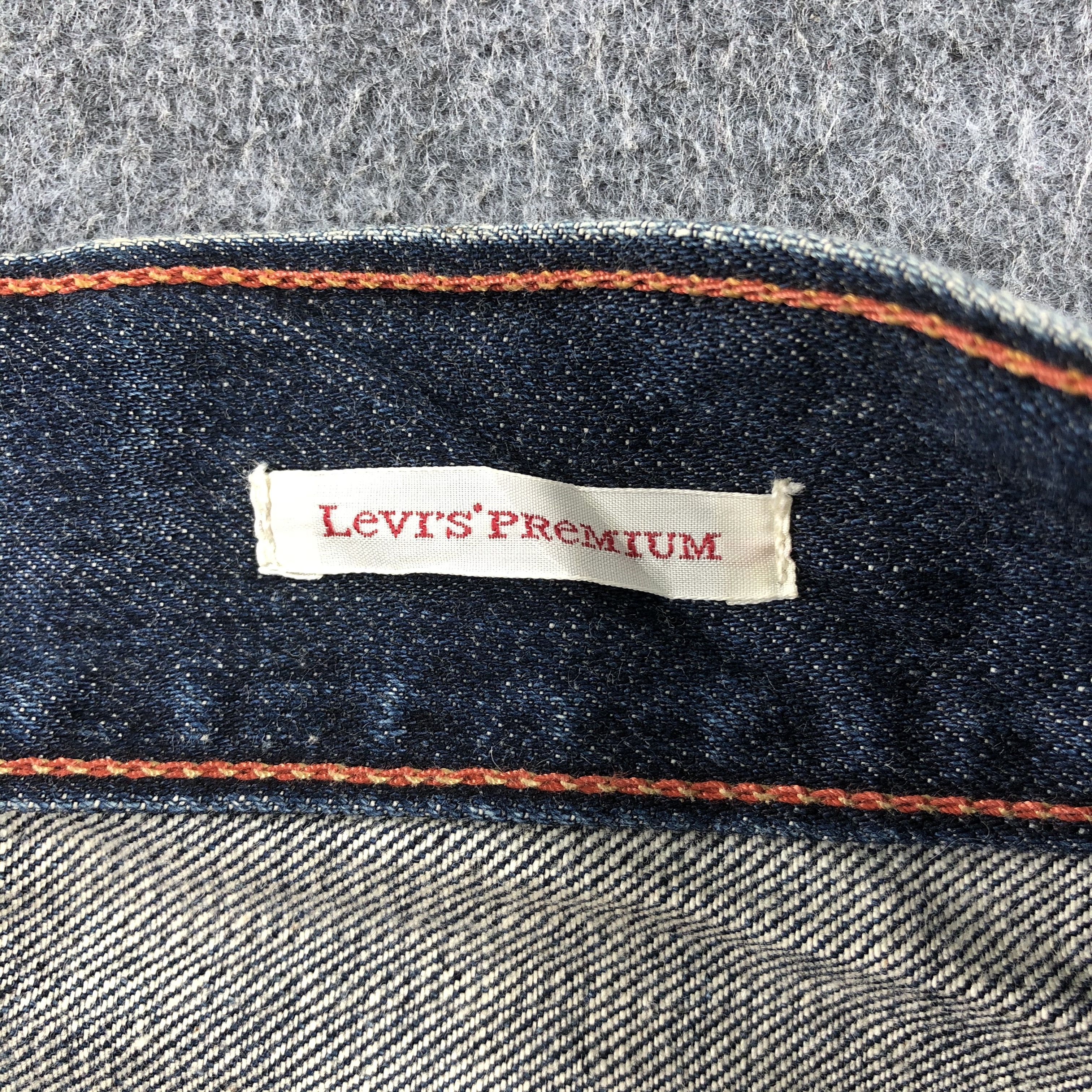 Levi's Vintage Blue Wash Levis Jeans-J2636 Size US 37 - 10 Thumbnail
