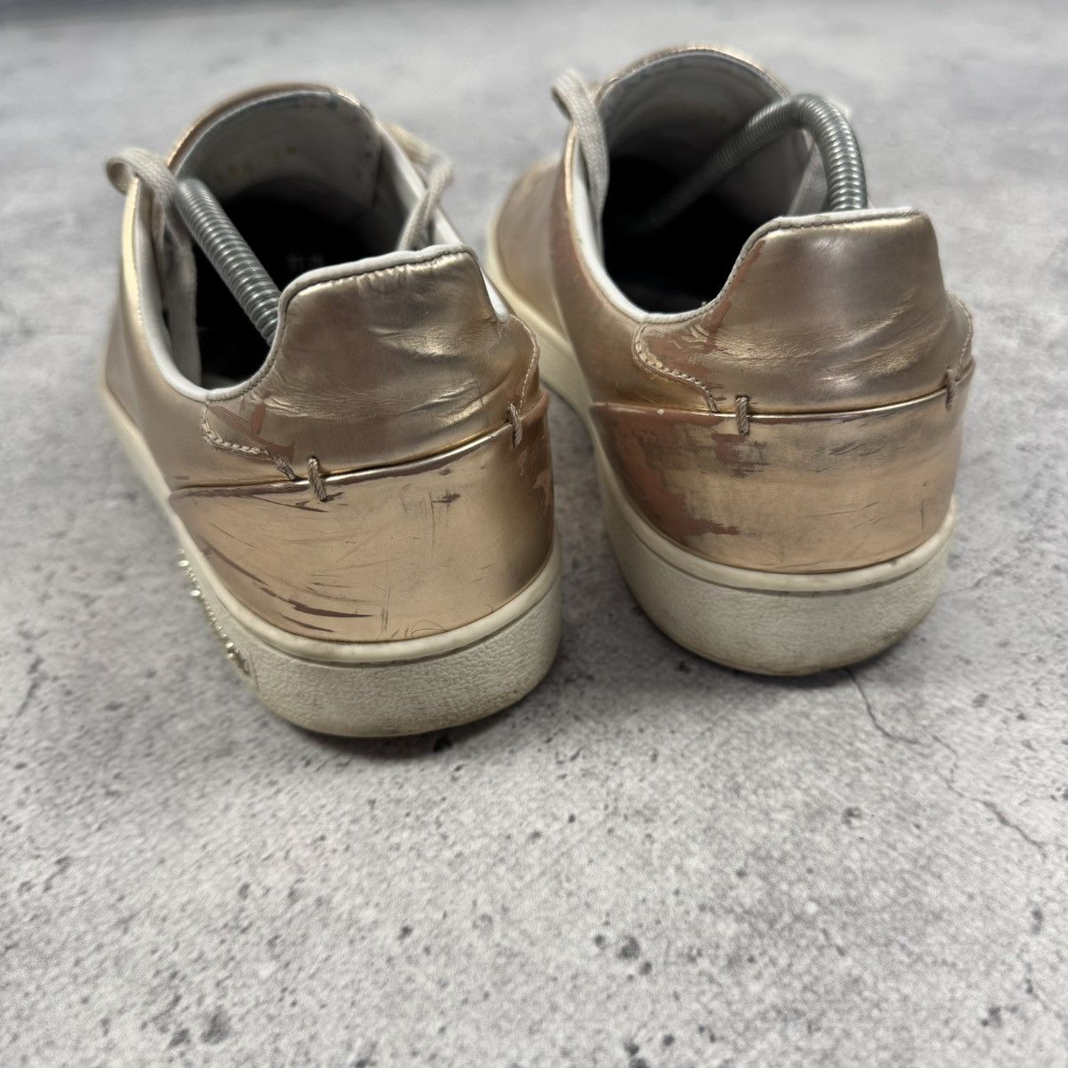 Louis Vuitton Louis Vuitton Gold Leather Frontrow Low Top Sneakers Size US 9 / IT 39 - 10 Thumbnail