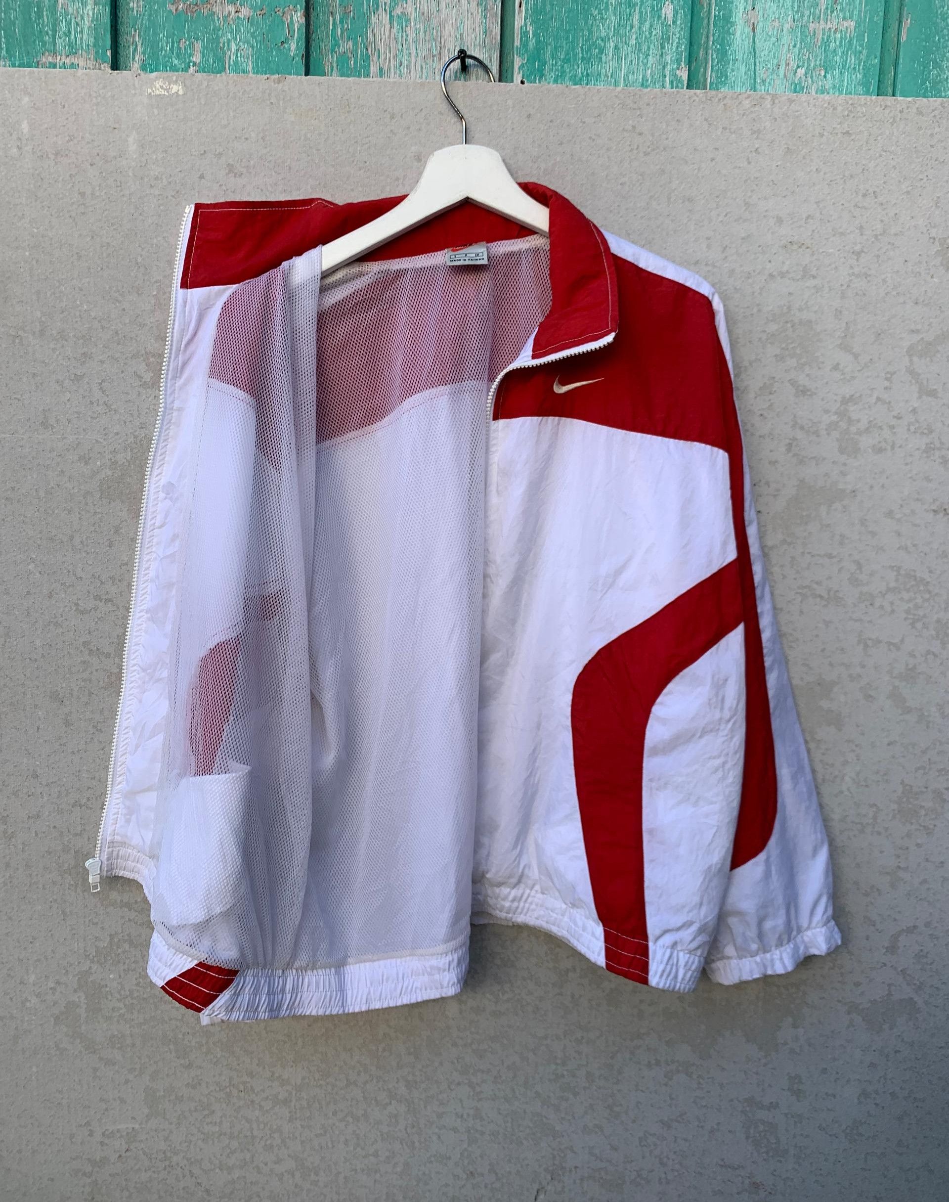 Nike Vintage Nike Windbreaker Jacket Size US S / EU 44-46 / 1 - 4 Thumbnail