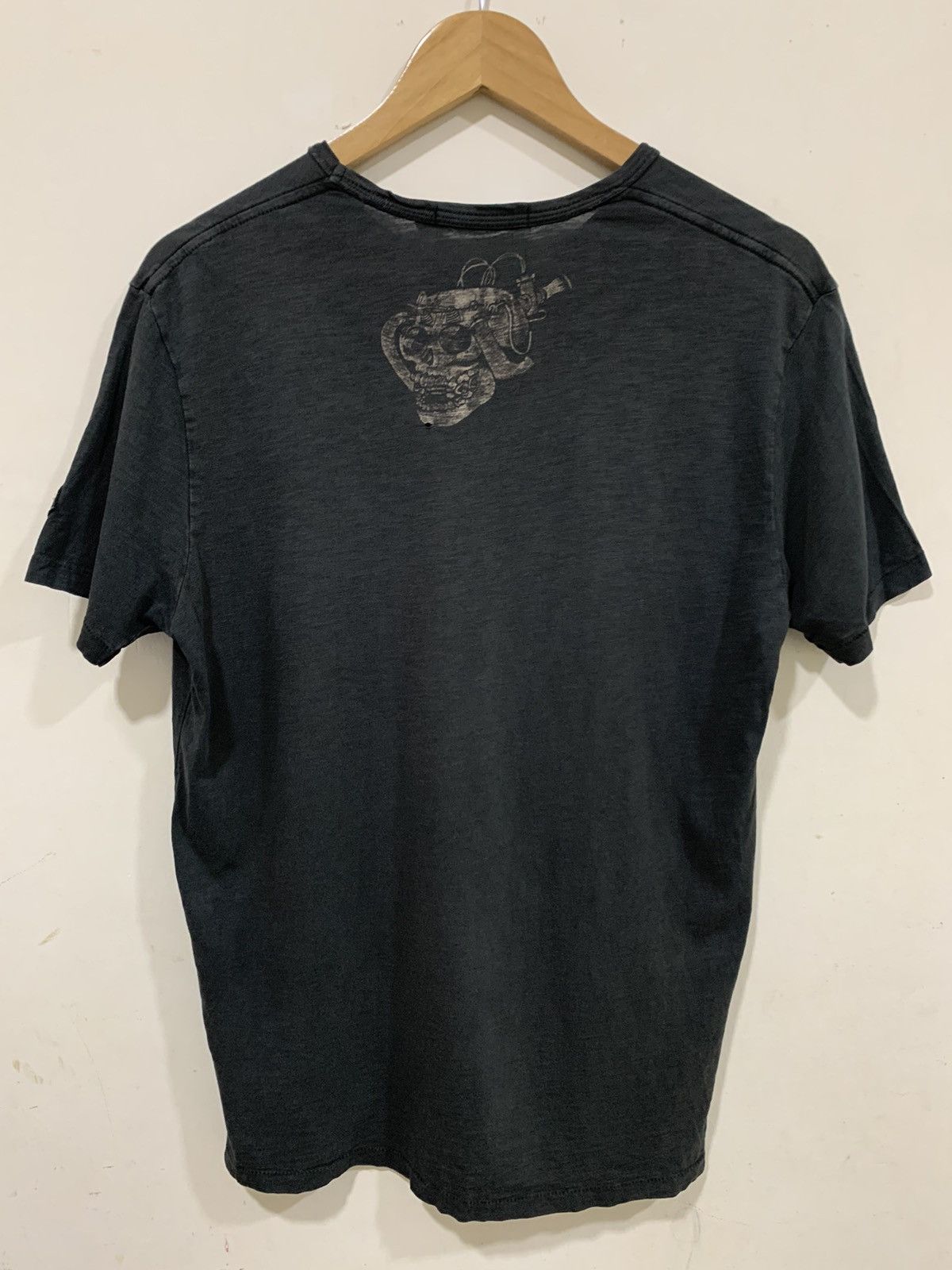 Band Tees Vintage Johnson Motors Distressed Tee Size US S / EU 44-46 / 1 - 9 Thumbnail