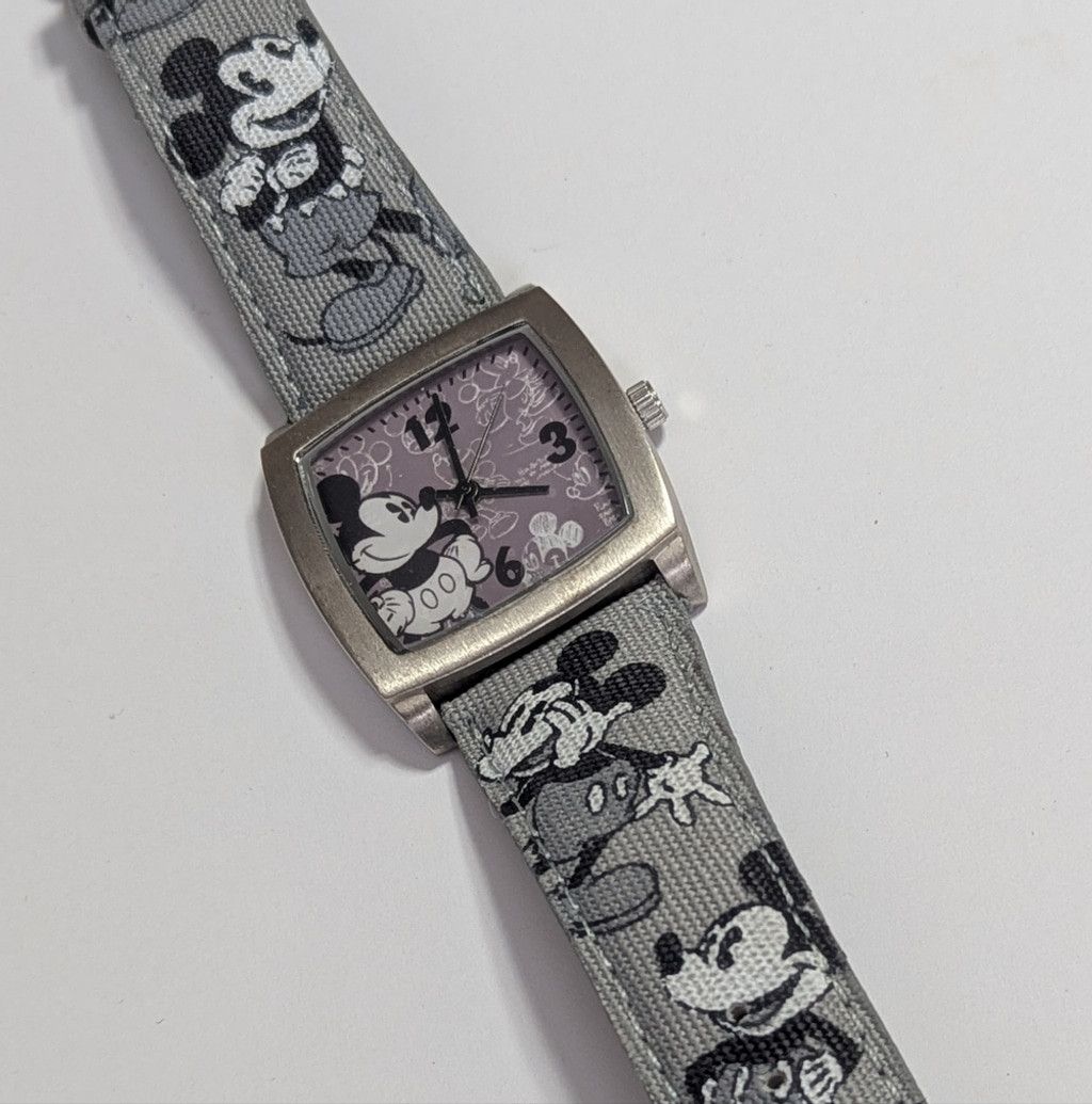 Disney Disney Mickey Mouse Watch Genuine Leather Band New Battery Size ONE SIZE - 1 Thumbnail