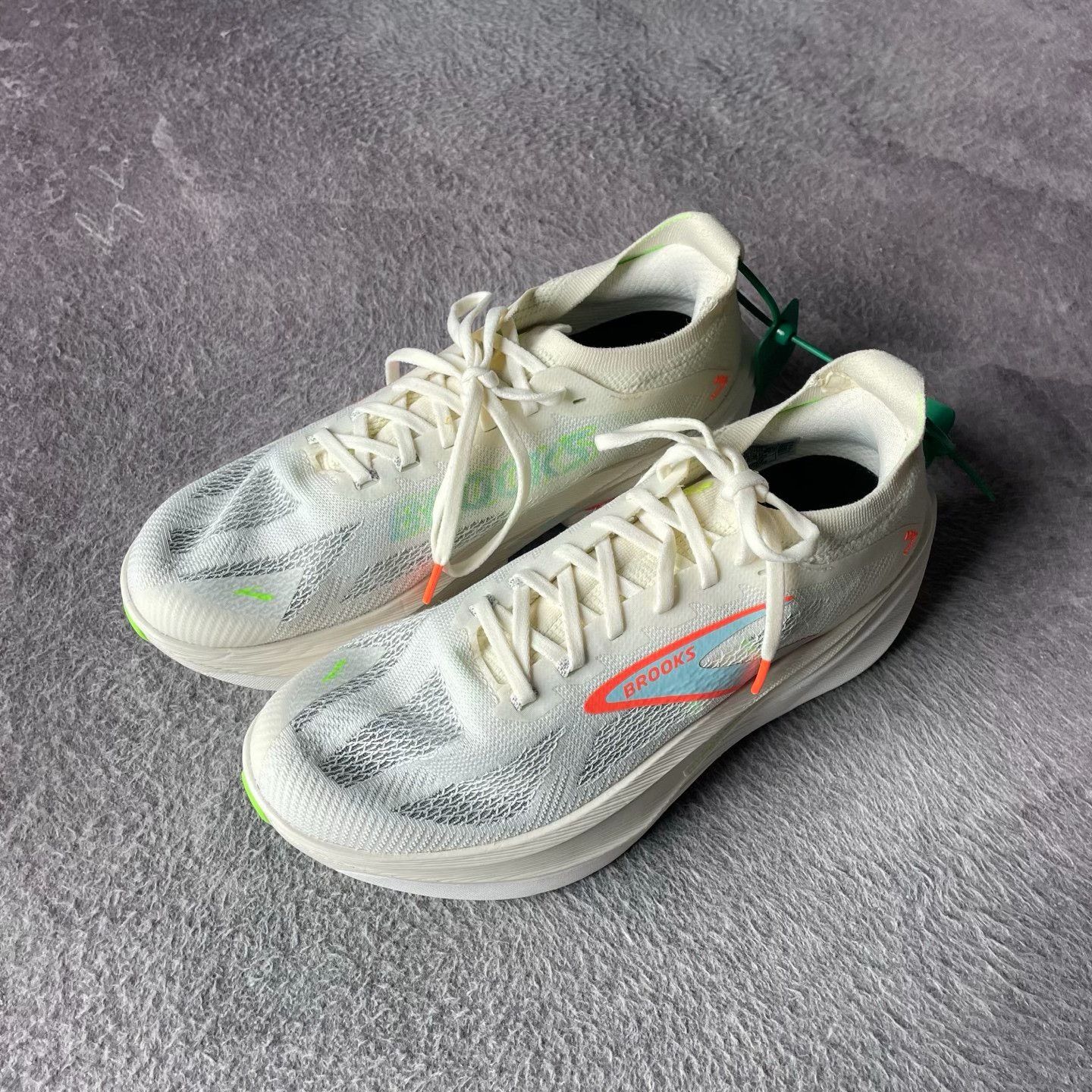 Nike Nike White Lowtop Sneakers 42 Men Size US 9 / EU 42 - 1 Thumbnail