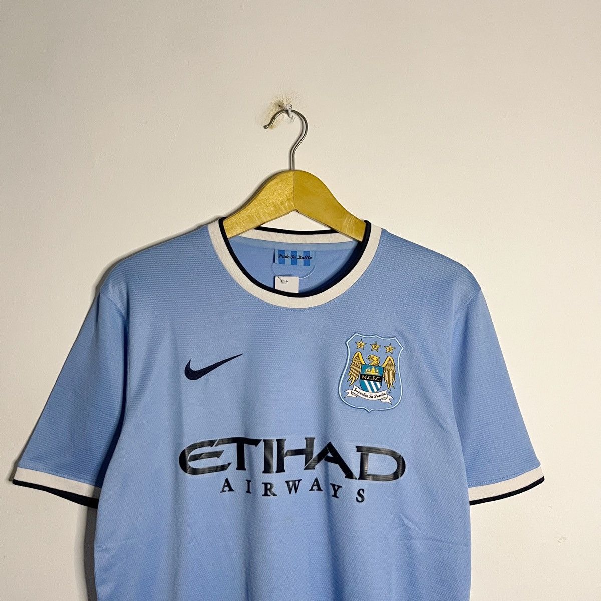 Nike Manchester city 2013/14 Home jersey EPL Champion season Size US M / EU 48-50 / 2 - 3 Thumbnail