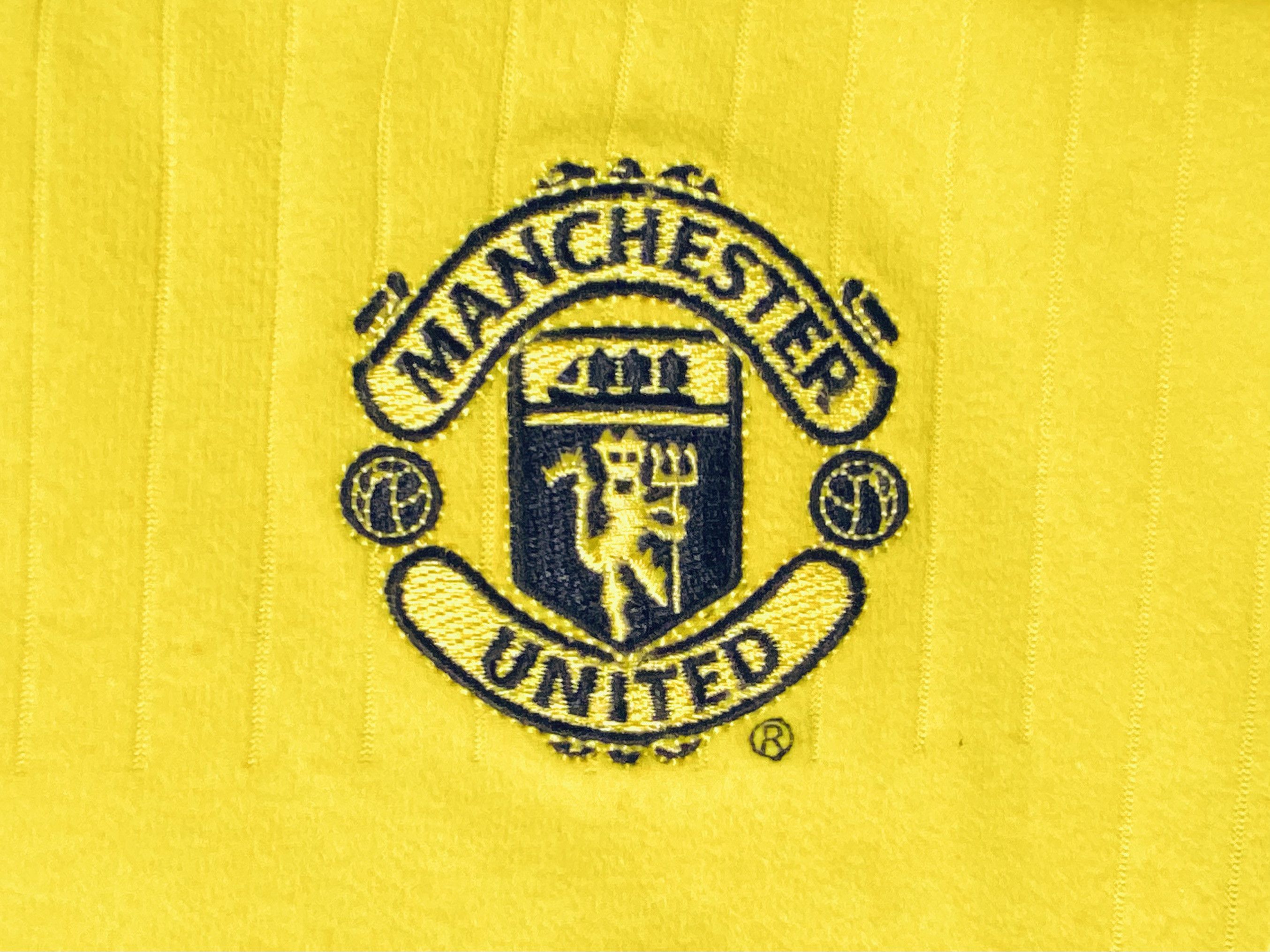 Umbro Manchester United Goalkeeper Home Jersey Shirt 1999 - 2000 Size US M / EU 48-50 / 2 - 8 Thumbnail