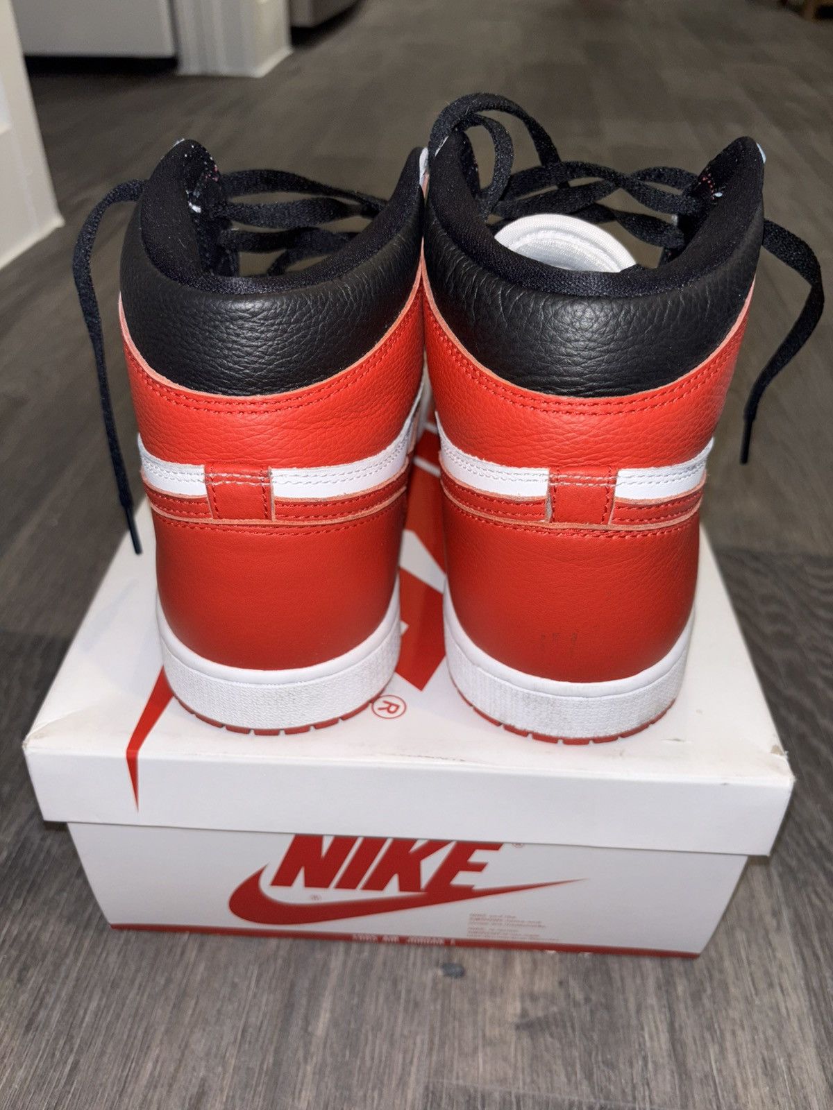 Nike Jordan One University Red and White Size US 10.5 / EU 43-44 - 5 Thumbnail