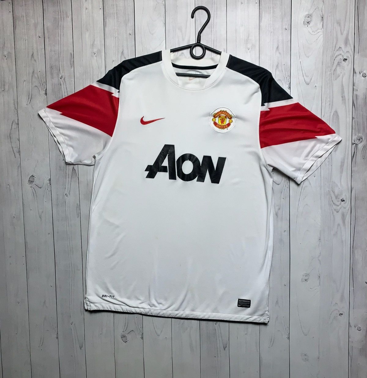Nike × Vintage Vintage Nike Manchester United soccer jersey size L white Size US L / EU 52-54 / 3 - 1 Thumbnail