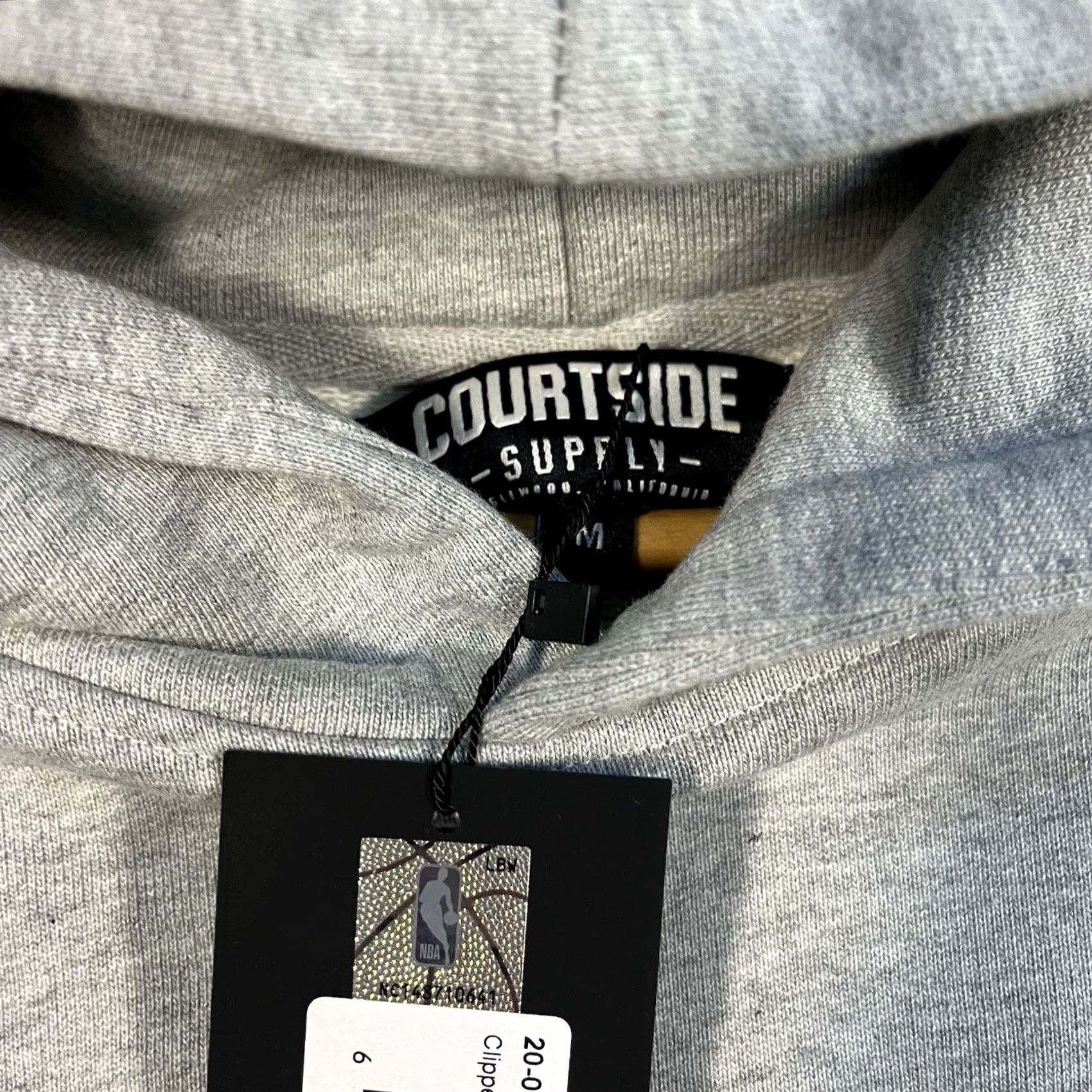 Vintage Courtside NBA Los Angeles Clippers Hoodie Sweatshirt Mens M Gray Embroidered Logo Crewneck Pullover Graphic Print All Seasons Size US M / EU 48-50 / 2 - 6 Thumbnail
