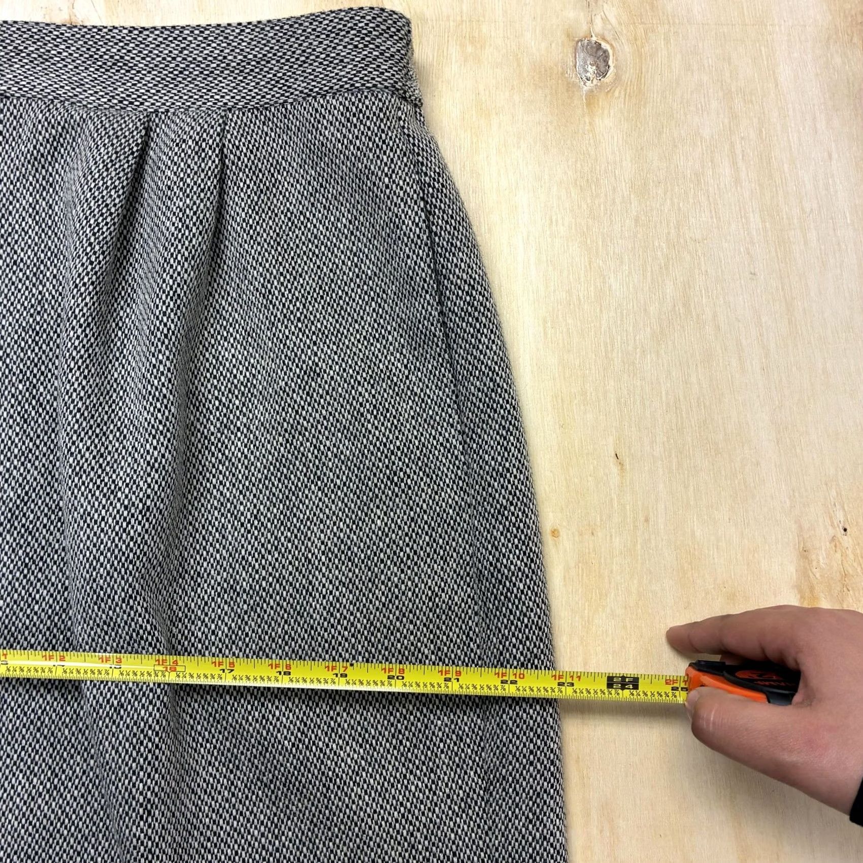 Vintage Leslie Fay Skirt Womens 18 Gray Check Tweed Pencil Knee Length Lined Work Office Size 40" / US 18 - 7 Thumbnail