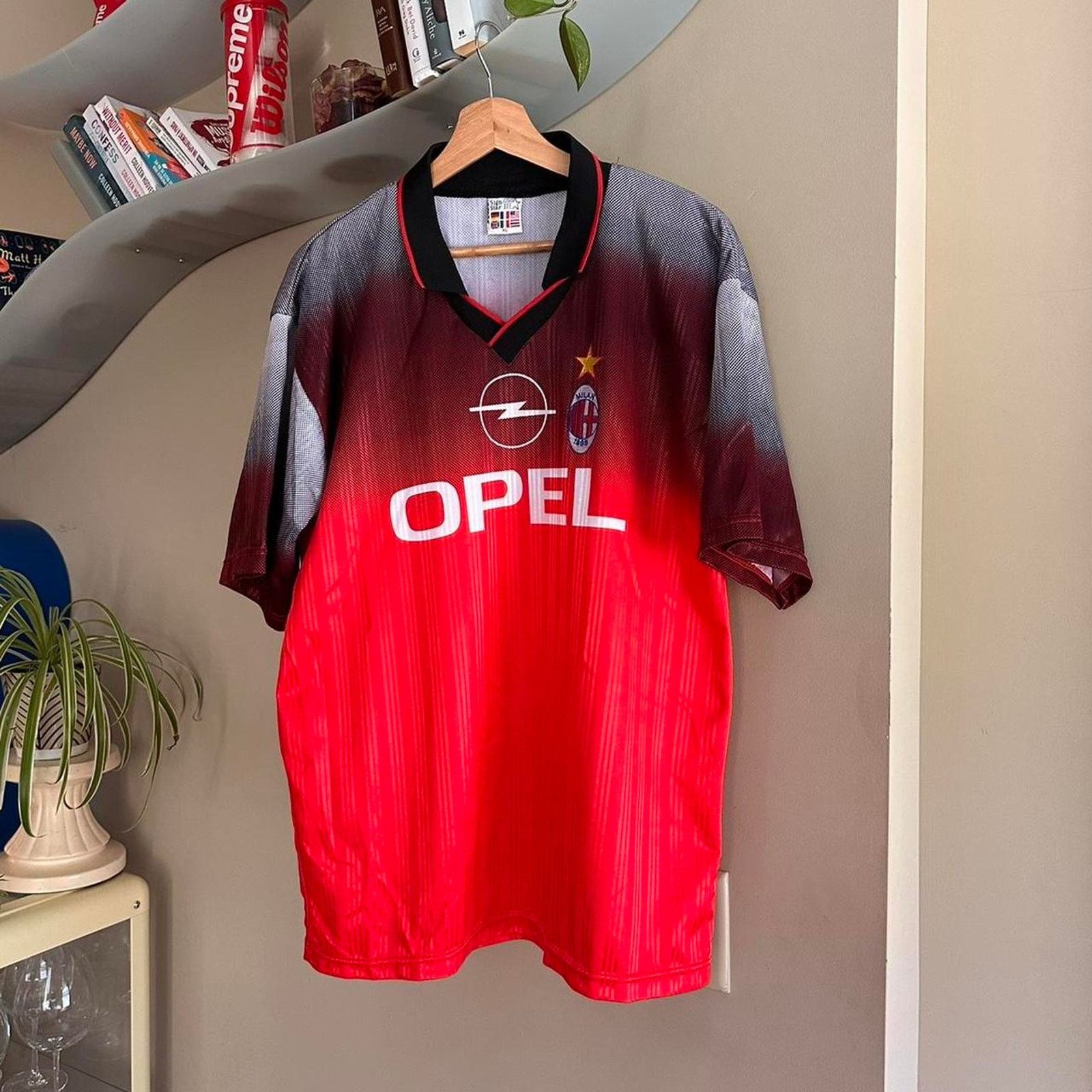 Vintage Vintage AC Milan 1995/96 Home Jersey Size US XL / EU 56 / 4 - 1 Thumbnail