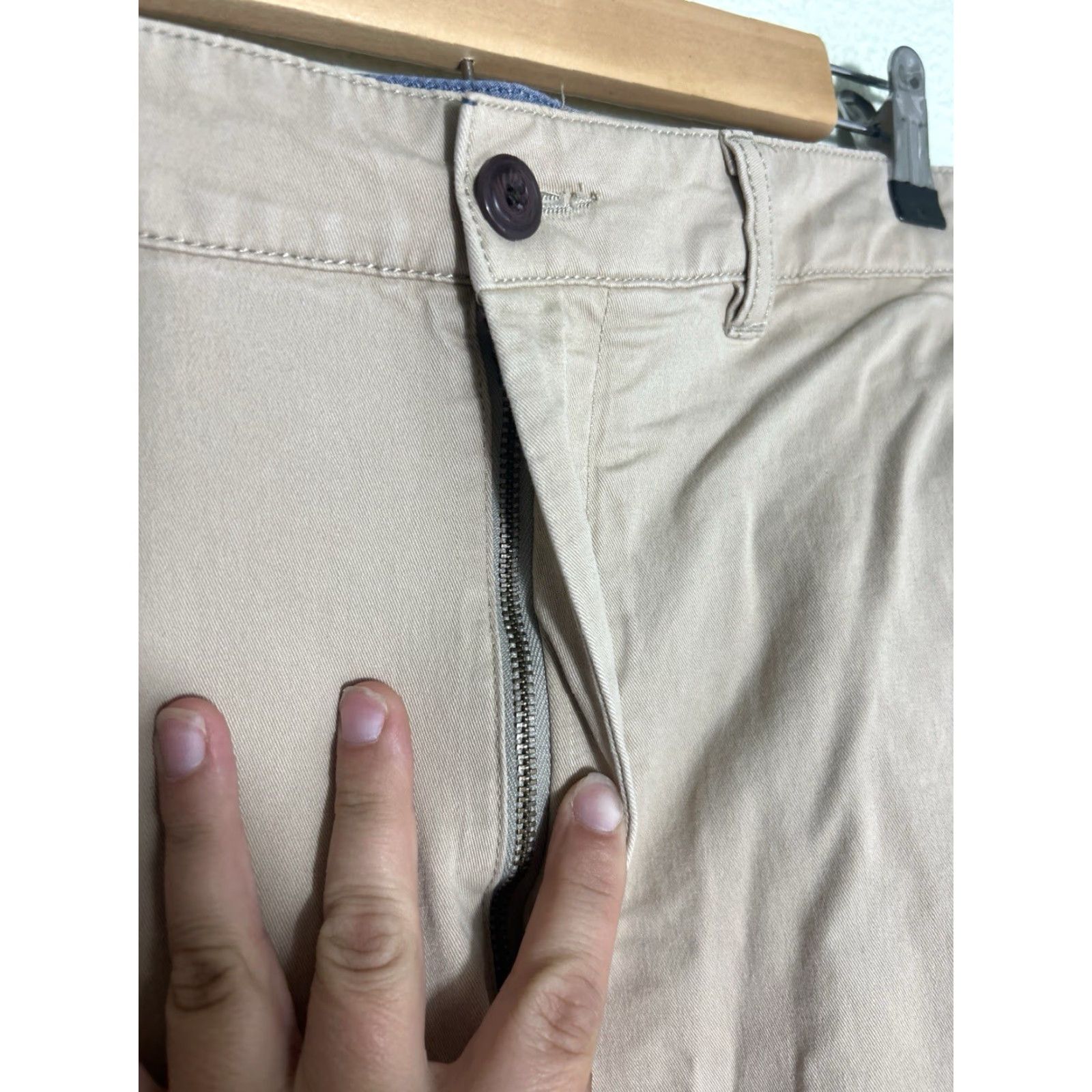 Vintage LL Bean Pants Men 33x31 Beige Chino Classic Fit Straight Leg 509409 Pants Casual Business Travel Moderate Vintage No? Size US 33 - 6 Thumbnail