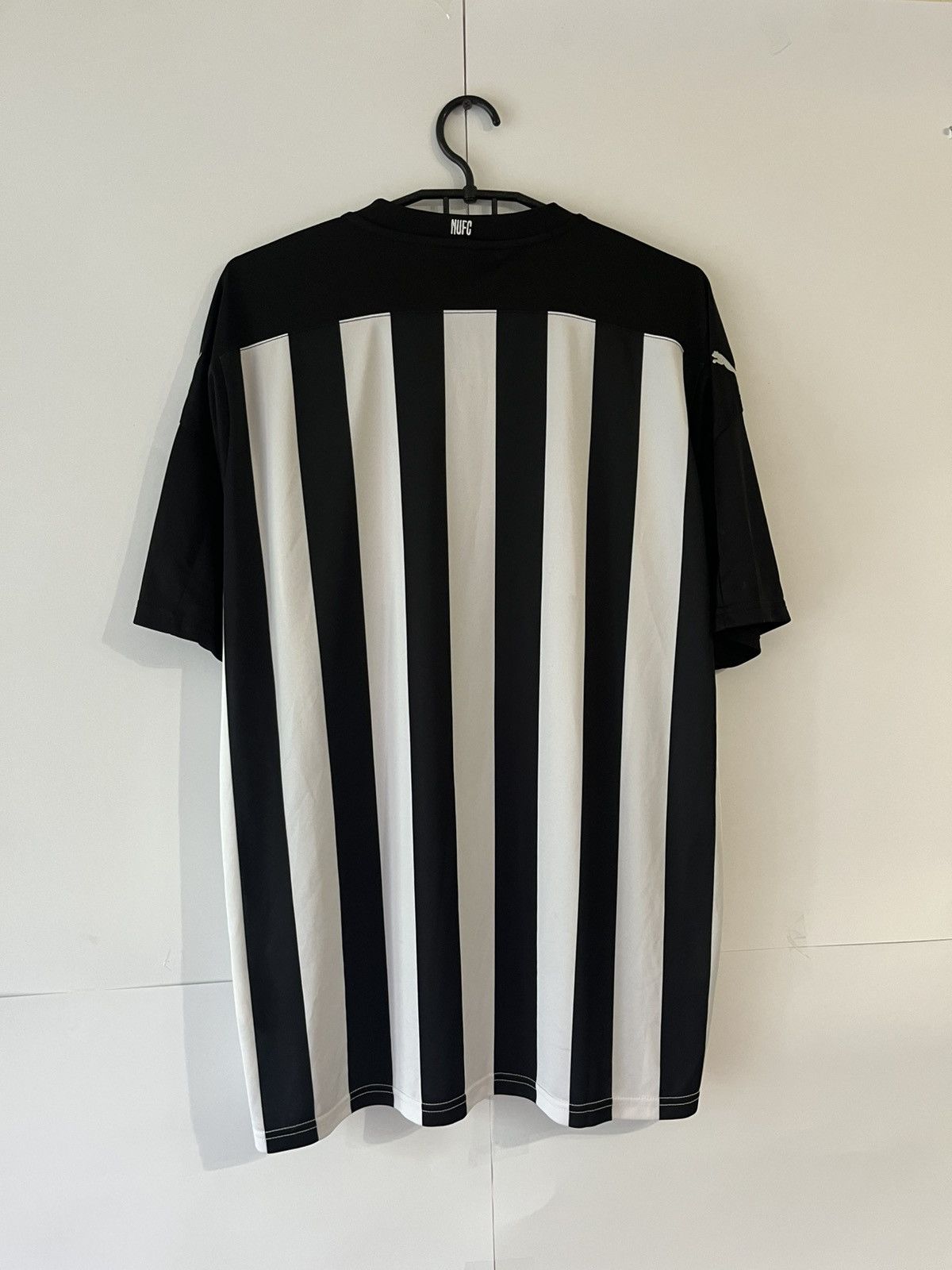 Other Puma Newcastle Umited FC Rare Soccer Jersey Size US XL / EU 56 / 4 - 6 Thumbnail
