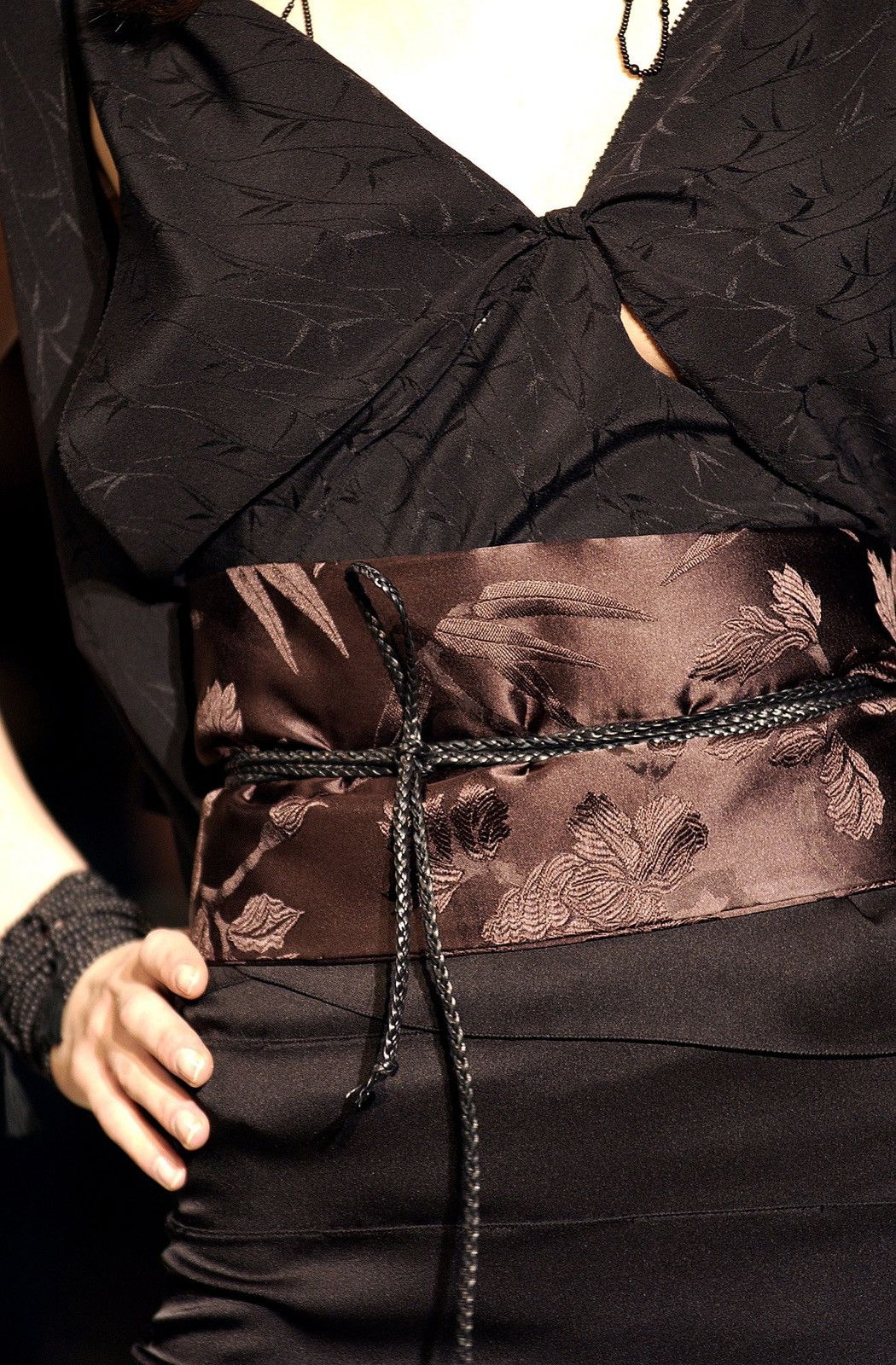 Gucci × Tom Ford Gucci by Tom Ford FW2002 Leather Lace-up Skirt Size 26" / US 2 / IT 38 - 6 Thumbnail