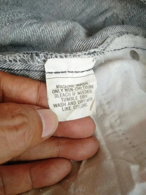 Levi's 80s Vintage Levi's 501 Made In USA Distressed Jeans 33x31 Size US 33 - 10 Thumbnail