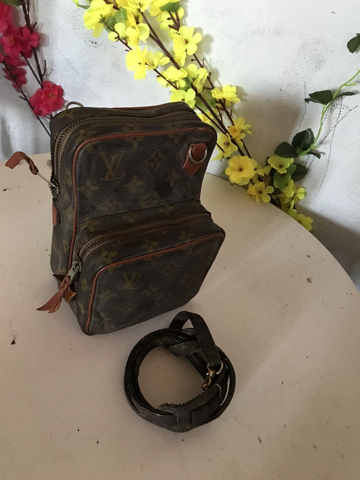 Louis Vuitton Amazon Crosbody Bag Vintage Louis Vuitton Size ONE SIZE - 11 Thumbnail