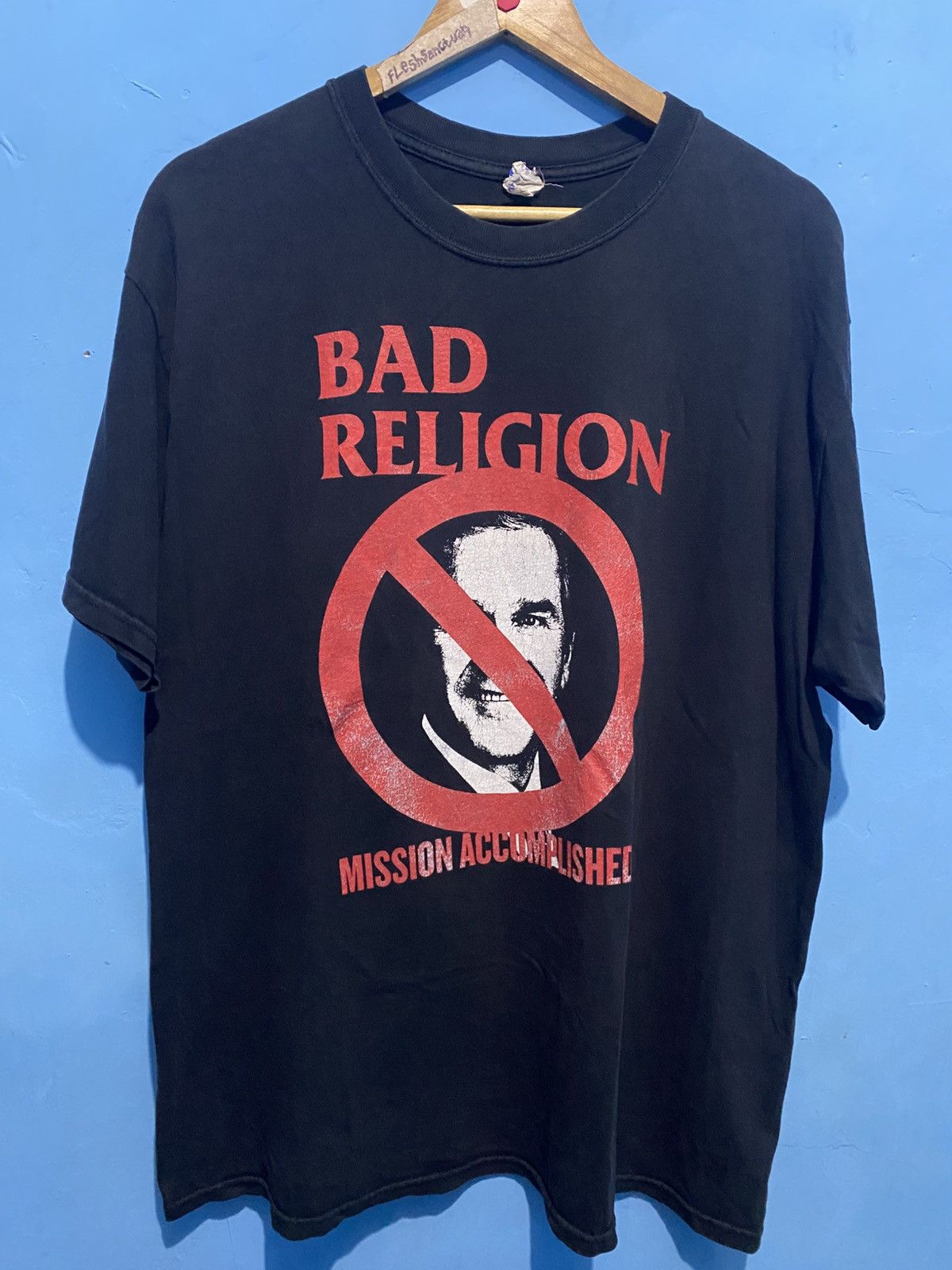 Band Tees Bad Religion Pennywise NOFX Descendents Dead Kennedys Size US XL / EU 56 / 4 - 1 Thumbnail