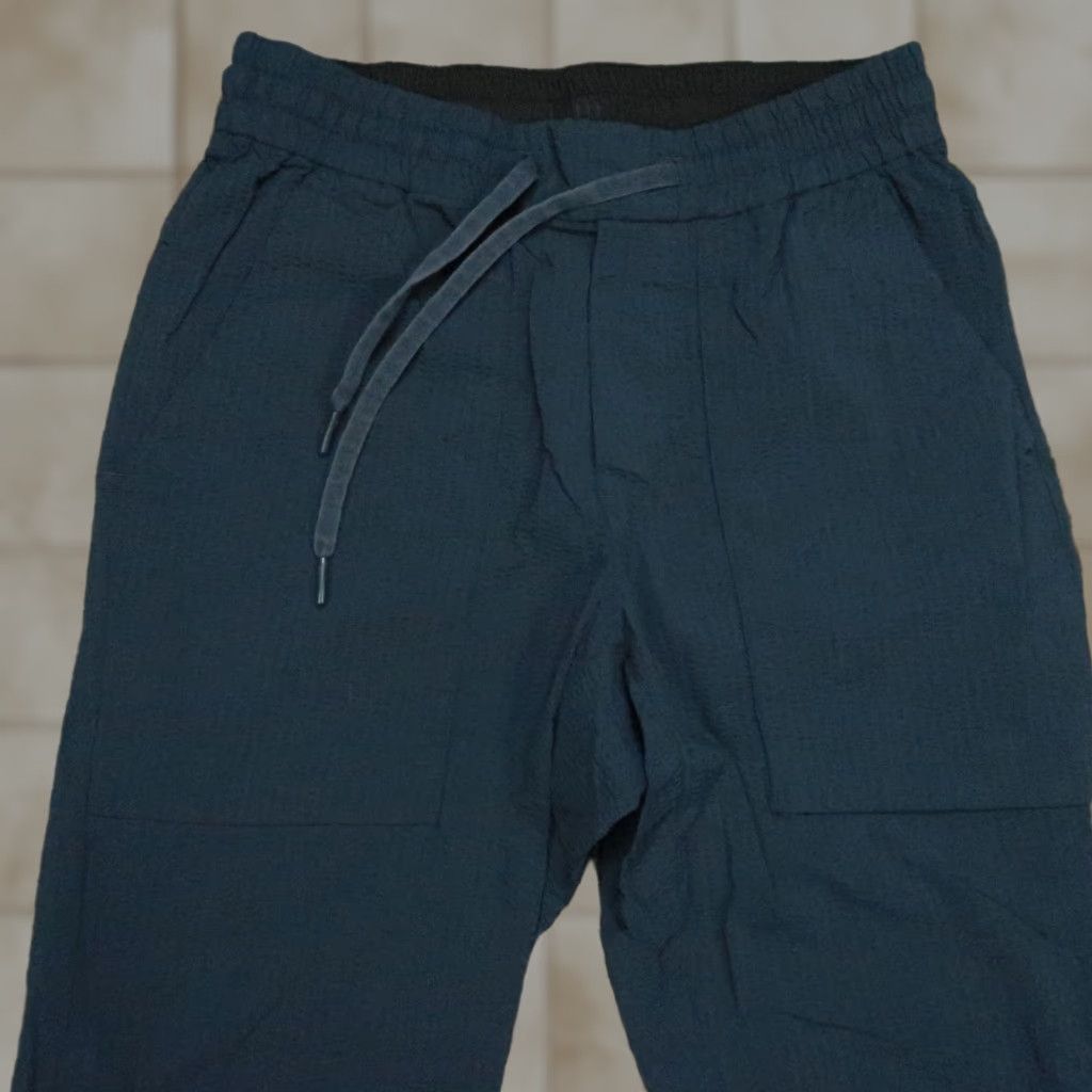 Lululemon Lululemon Pants Mens S Blue Bowline Seersucker Lightweight Zip Pocket Athletic Straight Inseam 30 in Track Pants Size US 29 - 1 Thumbnail
