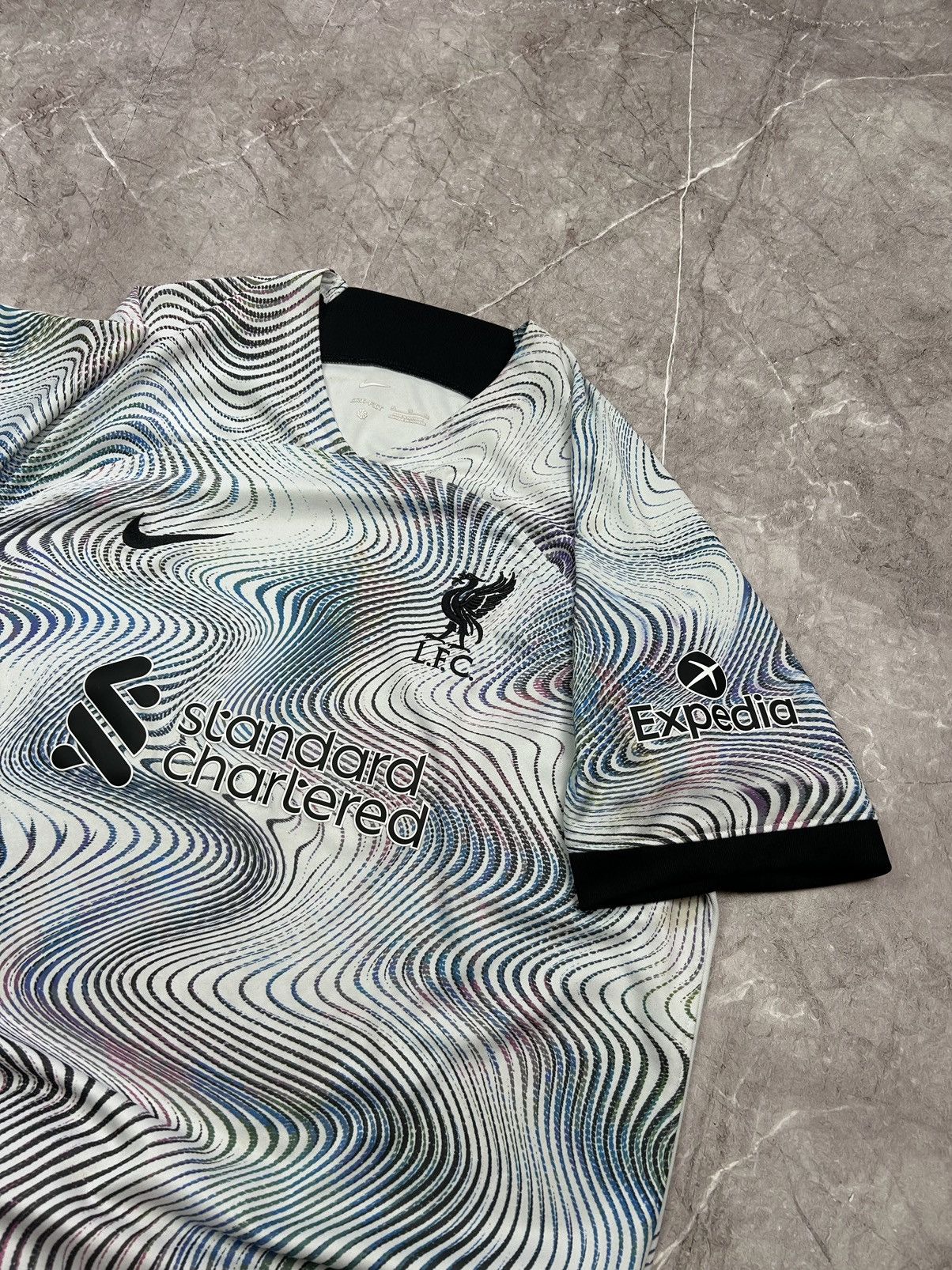 Nike LIVERPOOL 2022-2023 Darwin Size US XL / EU 56 / 4 - 5 Thumbnail