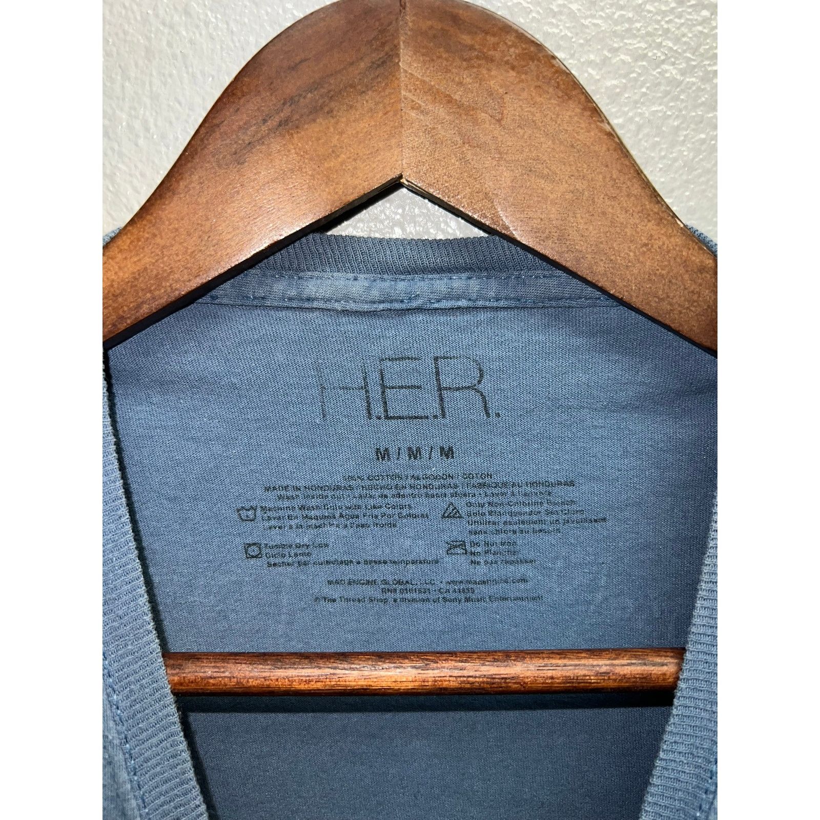 Band Tees I Used to Know Her Tour Shirt H.E.R. Graphic Blue Tee Medium Size US M / EU 48-50 / 2 - 4 Thumbnail