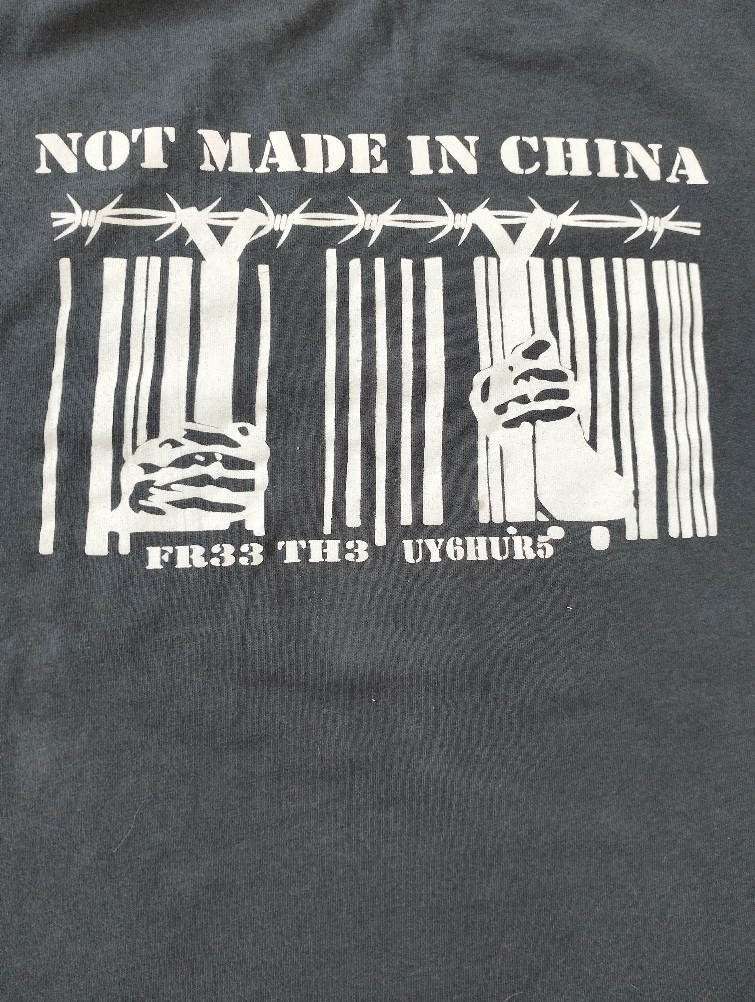 Vintage Black boxy t-shirt Streetwear 2000s Size US M / EU 48-50 / 2 - 5 Thumbnail
