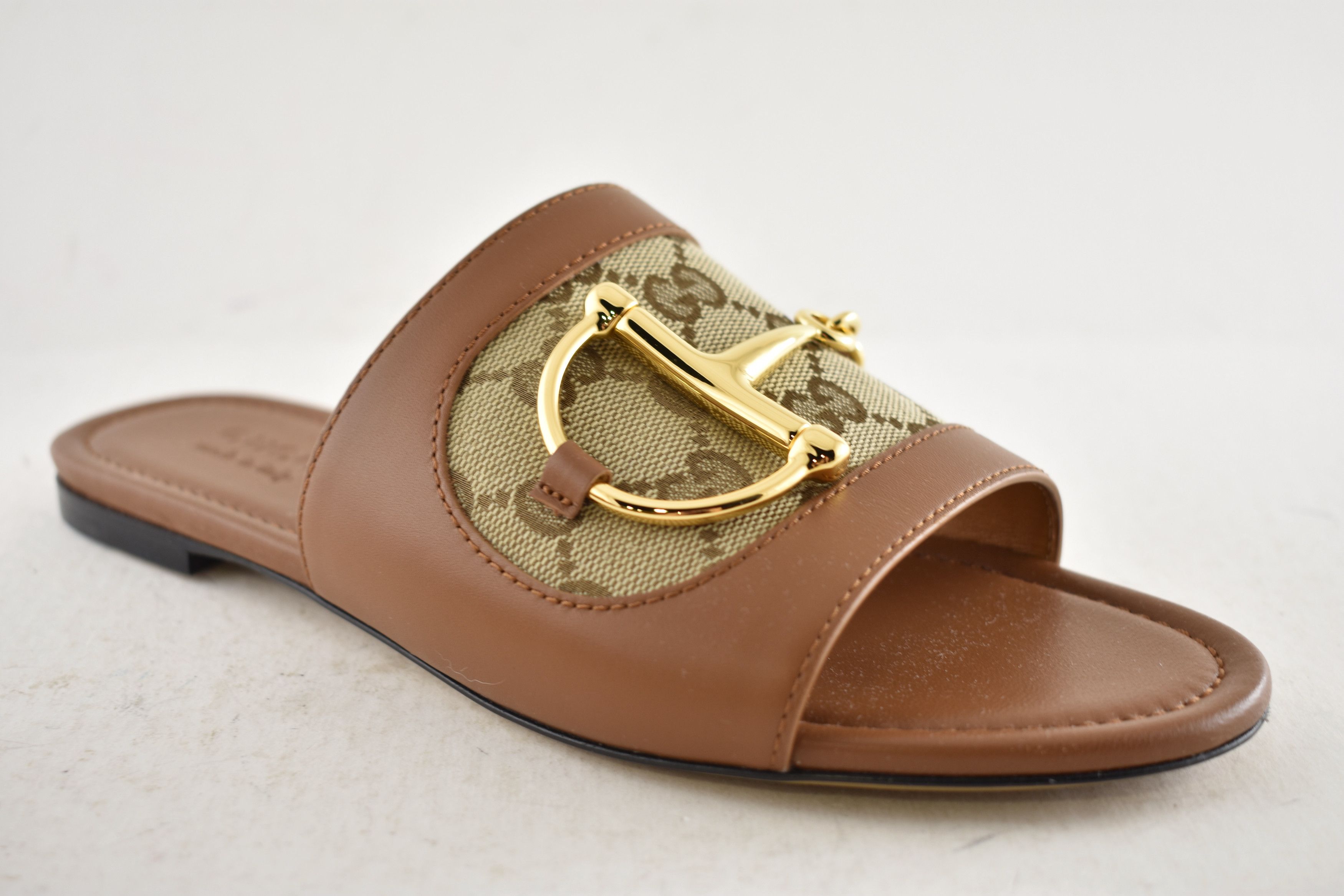 Gucci Gucci Alfa Gold Horsebit GG Canvas Logo Flat Sandal 37.5 Size US 7.5 / IT 37.5 - 6 Thumbnail