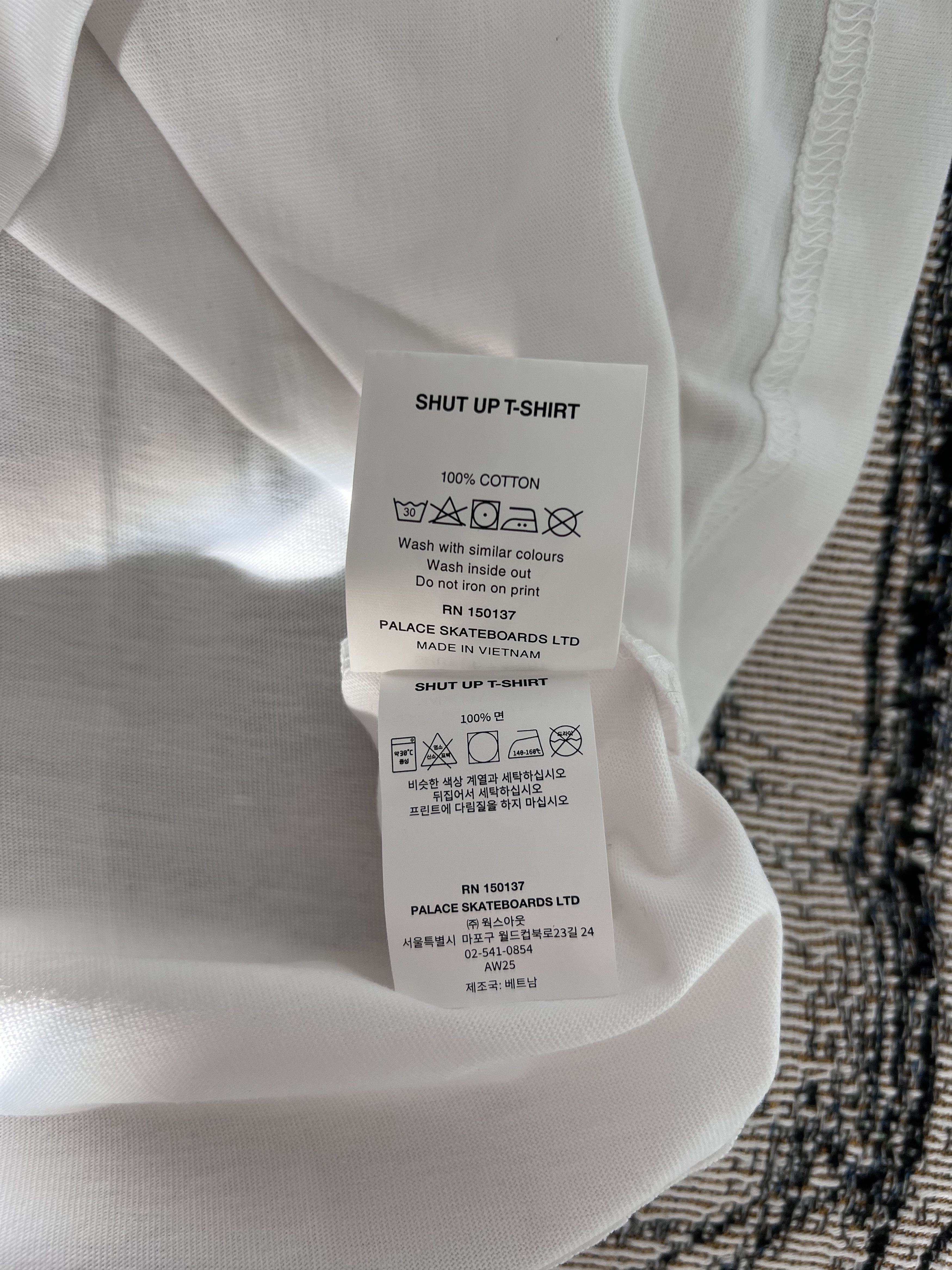 Palace Palace Skateboards Shut Up Tee in White Size US XL / EU 56 / 4 - 5 Thumbnail