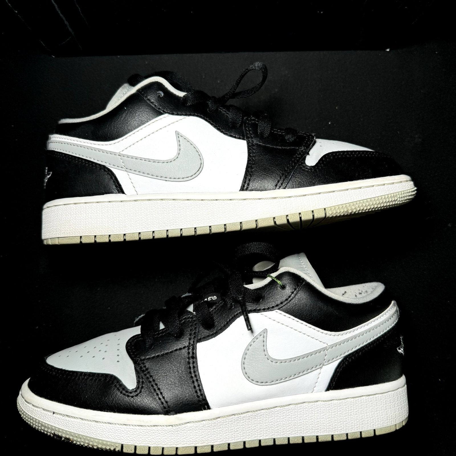 Jordan Brand × Nike Size 5 - Nike Air Jordan 1 Low GS Smoke Grey 2020 Shoes Size US 5 / EU 37 - 3 Thumbnail