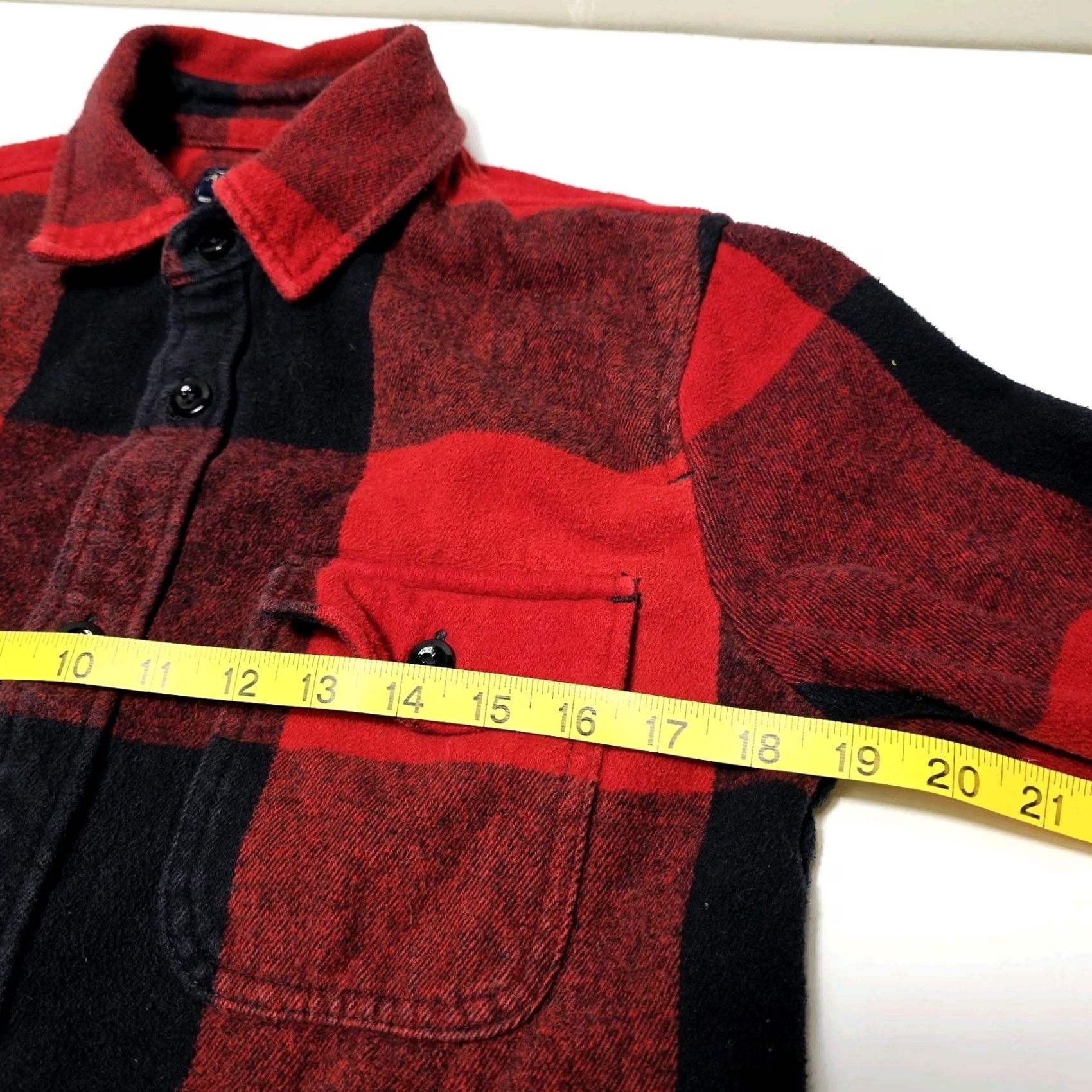 Abercrombie & Fitch Abercrombie & Fitch Shirt XS Men Red Plaid Heavyweight Flannel Button-Up with Pockets Size US XS / EU 42 / 0 - 6 Thumbnail