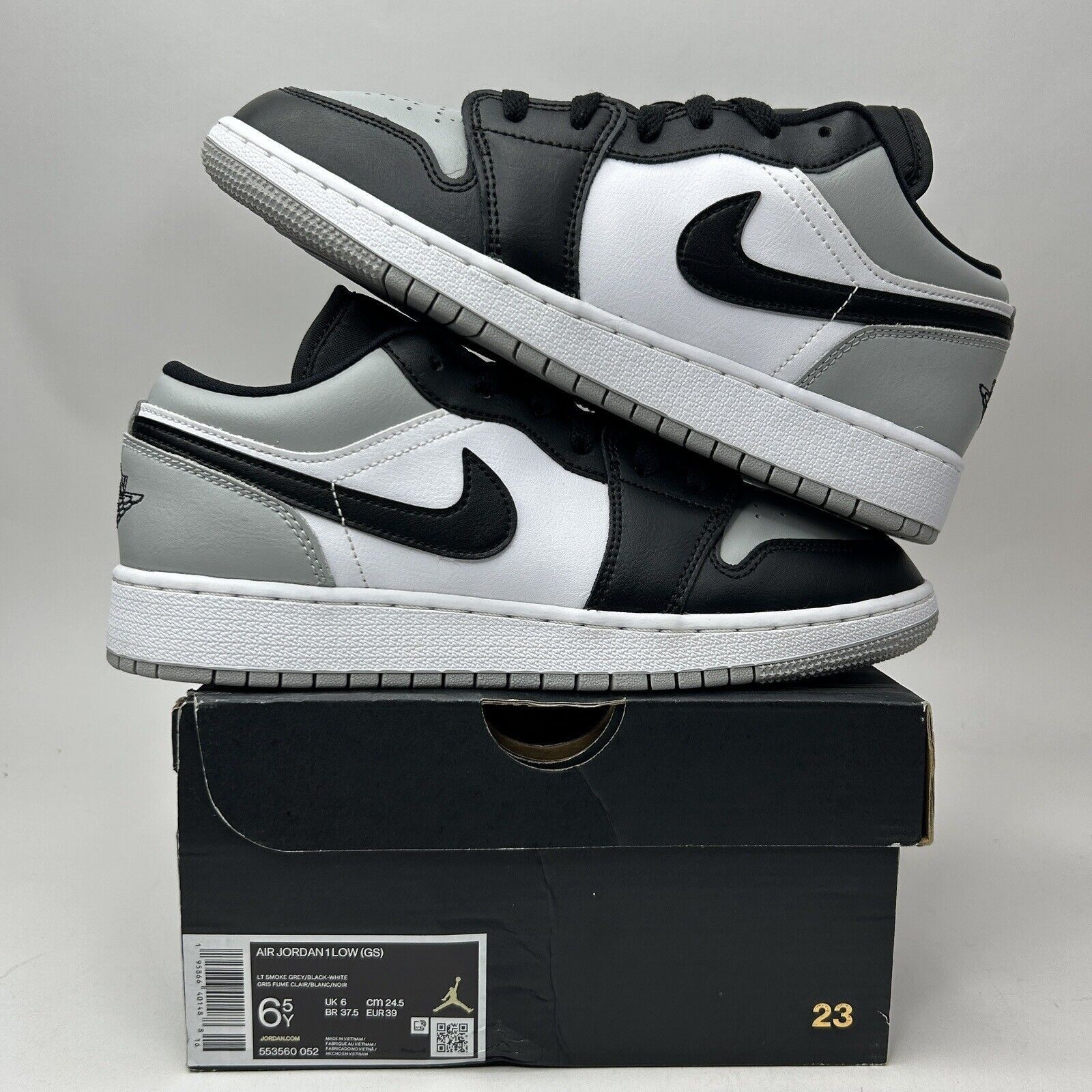 Nike Nike Air Jordan 1 Low Retro GS “Shadow Toe/Light Smoke Grey” Size US 8 / IT 38 - 1 Thumbnail