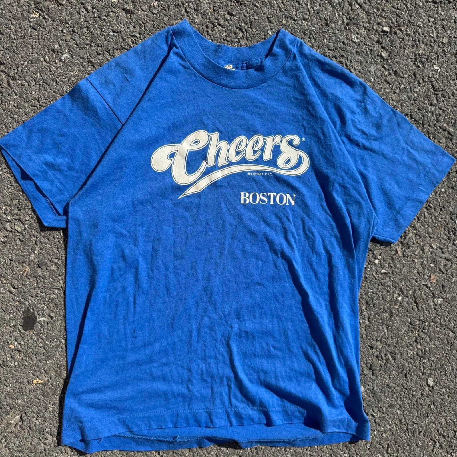 Fruit Of The Loom Vintage 1987 Cheers TV Show T-Shirt – Size Large Size US L / EU 52-54 / 3 - 1 Thumbnail