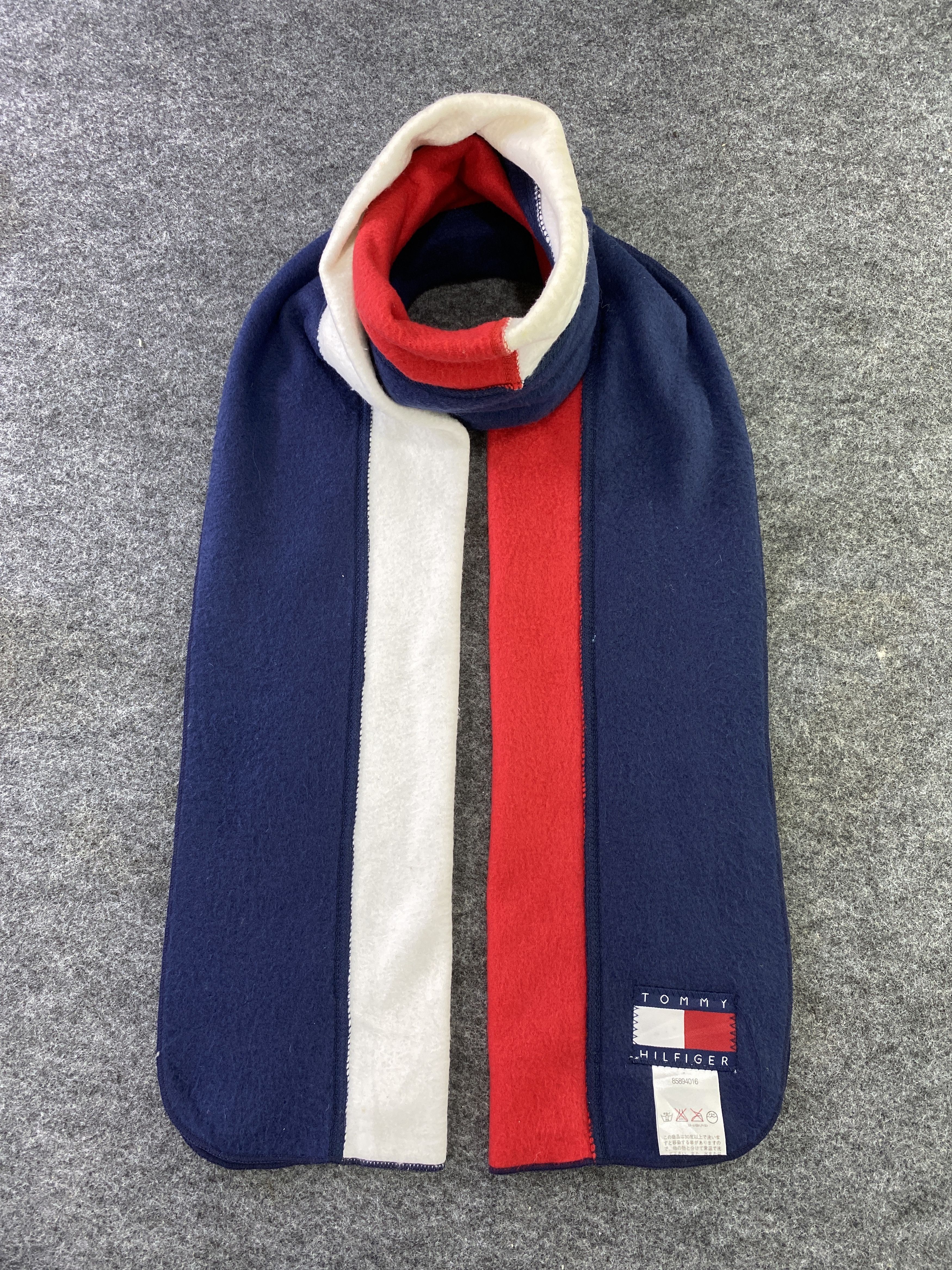 Tommy Hilfiger Tommy Hilfiger Scarf / Muffler / Neckwear -T504 Size ONE SIZE - 1 Thumbnail