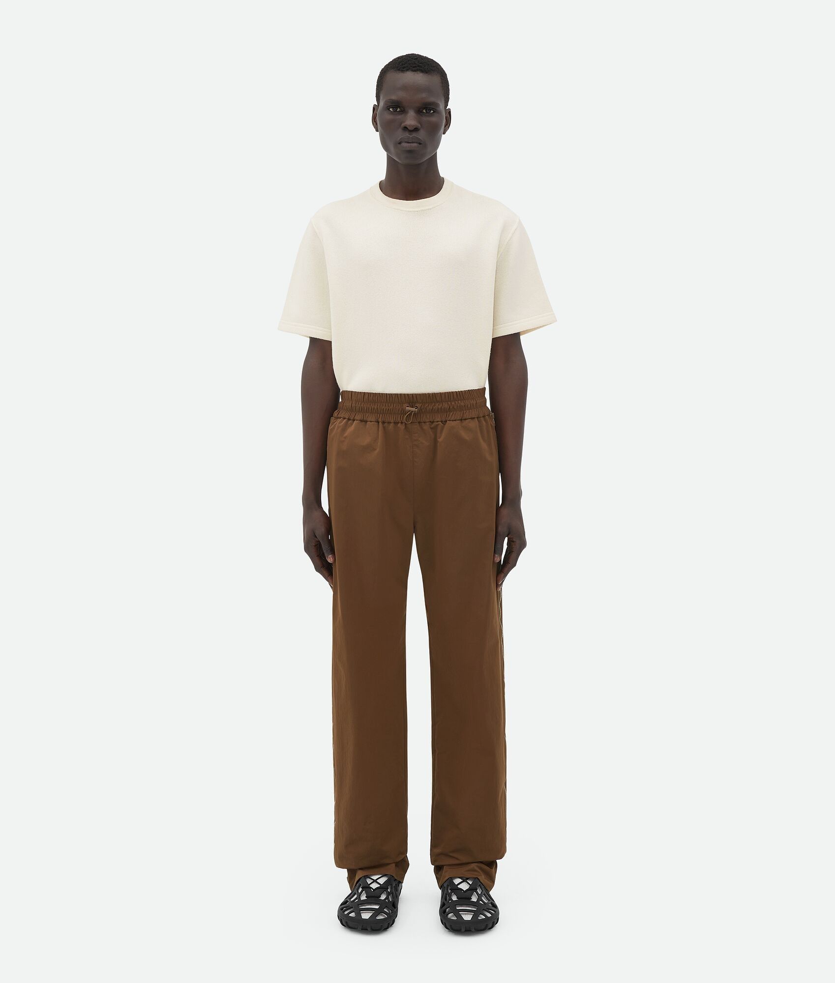 Bottega Veneta o1n1vont0125 Contrasting Zipper Tech Nylon Pant in Brown Size US 30 / EU 46 - 1 Thumbnail