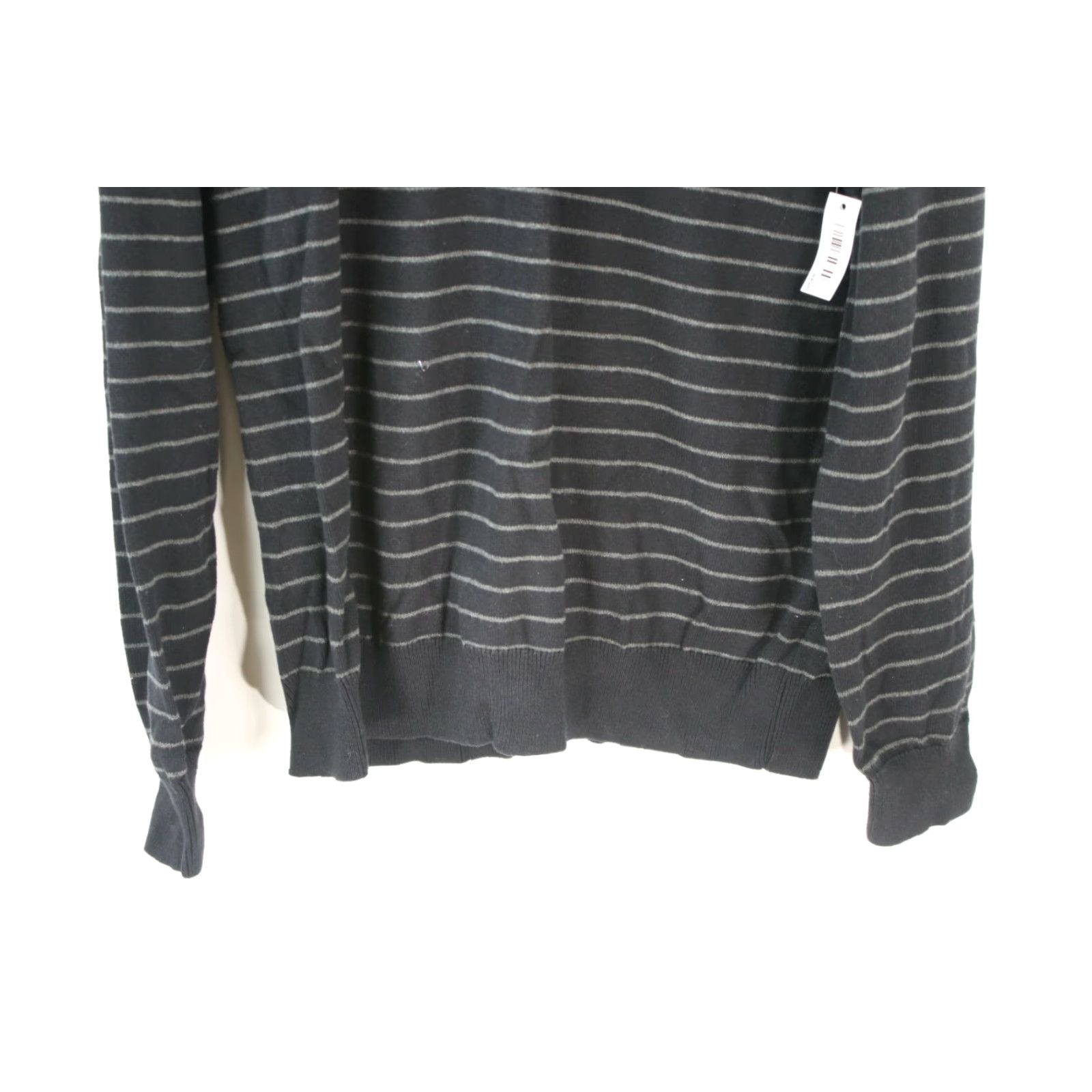 Essentials Amazon Essentials Womens Sweater V-Neck Long Sleeve Striped Knit Black Large Adult Size Large Pullover Casual 90s Classic Mens? Wait. No. End. Size L / US 10 / IT 46 - 4 Thumbnail