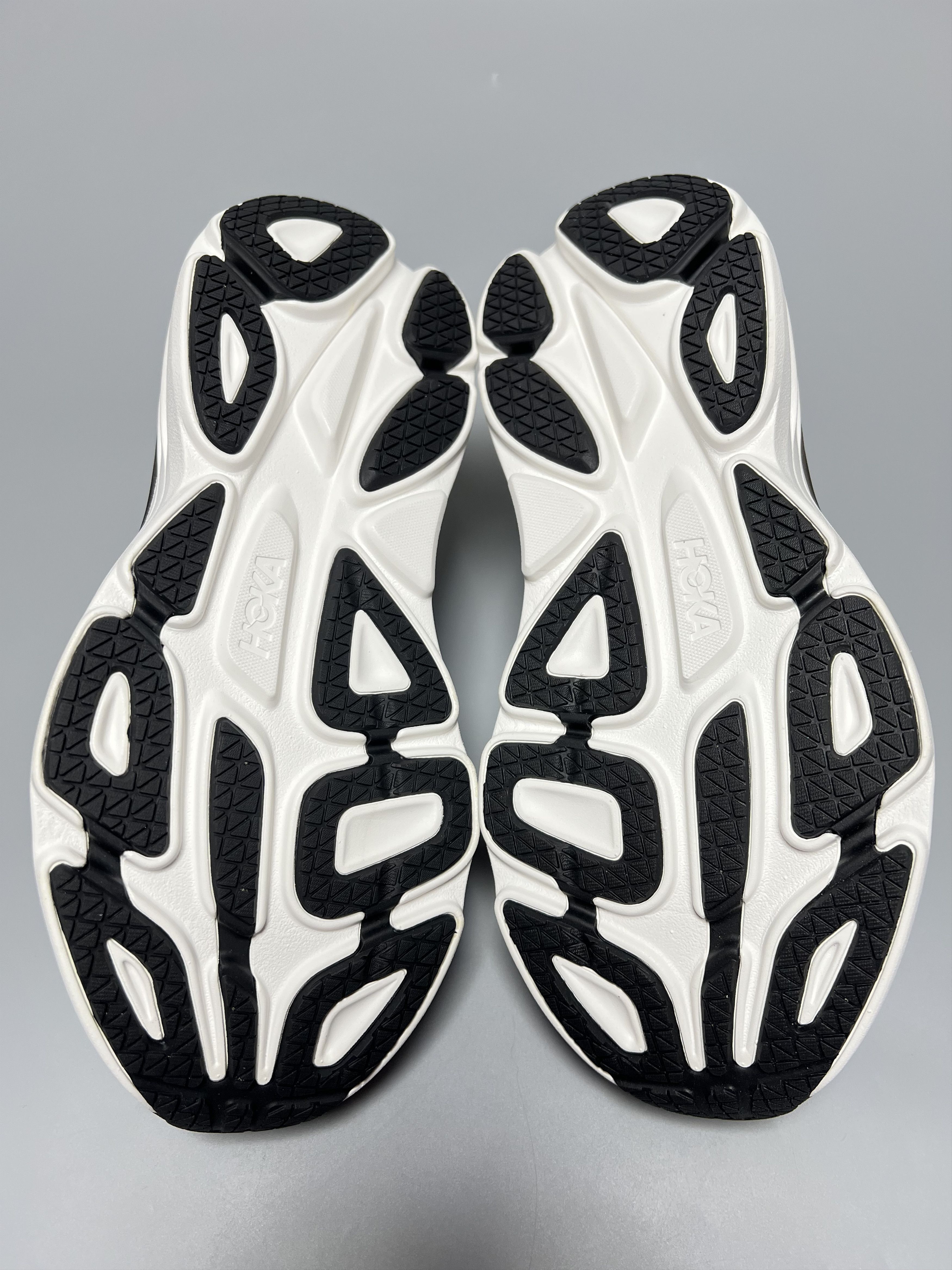 Hoka 10.5D Hoka One One Bondi 8 Running Shoes 1123202-WBLC Size US 10.5 / EU 43-44 - 6 Thumbnail