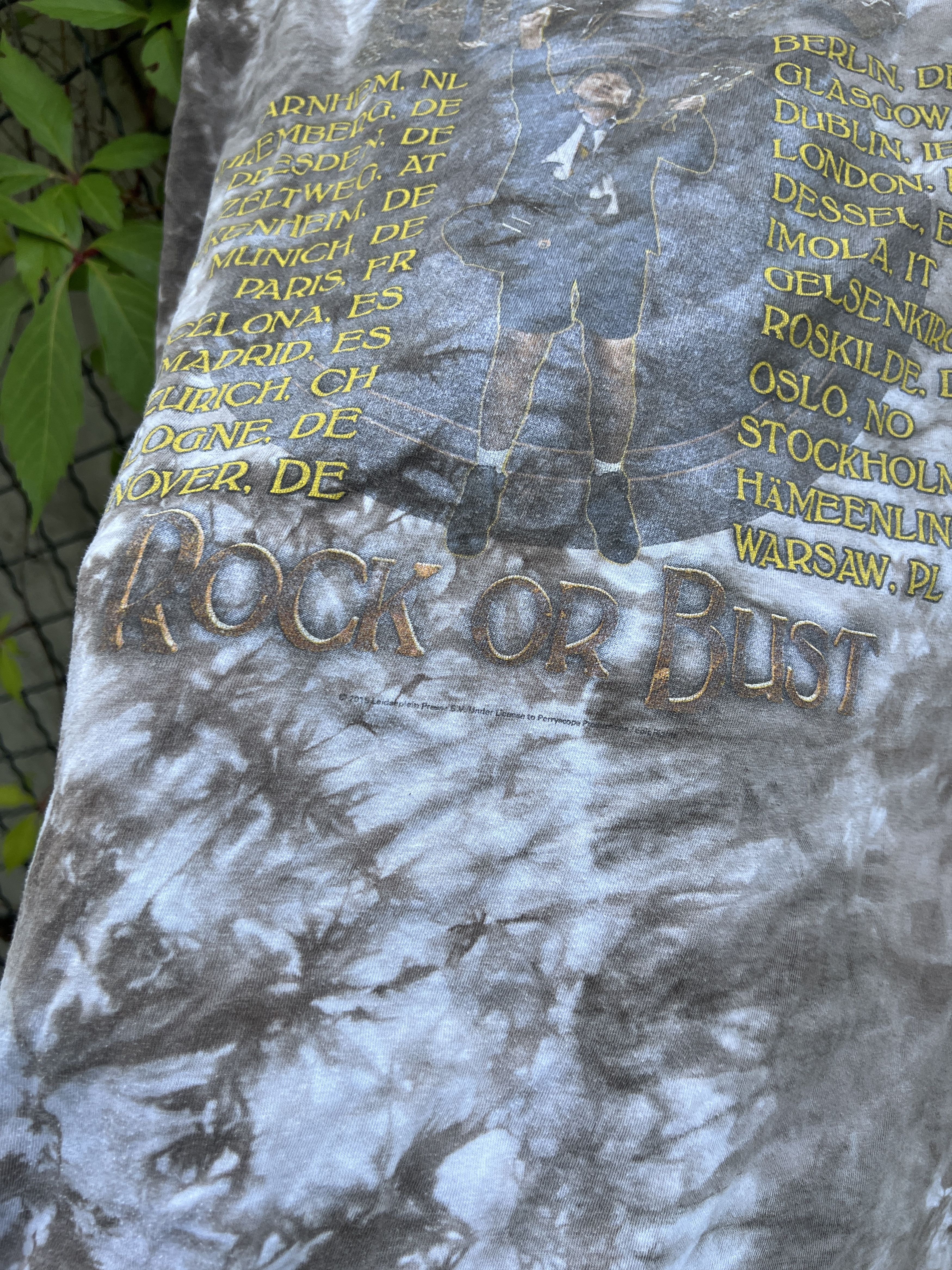 Band Tees Vintage 2015 AC/DC Rock Band Tour Tie Dye T-shirt Size US M / EU 48-50 / 2 - 16 Thumbnail