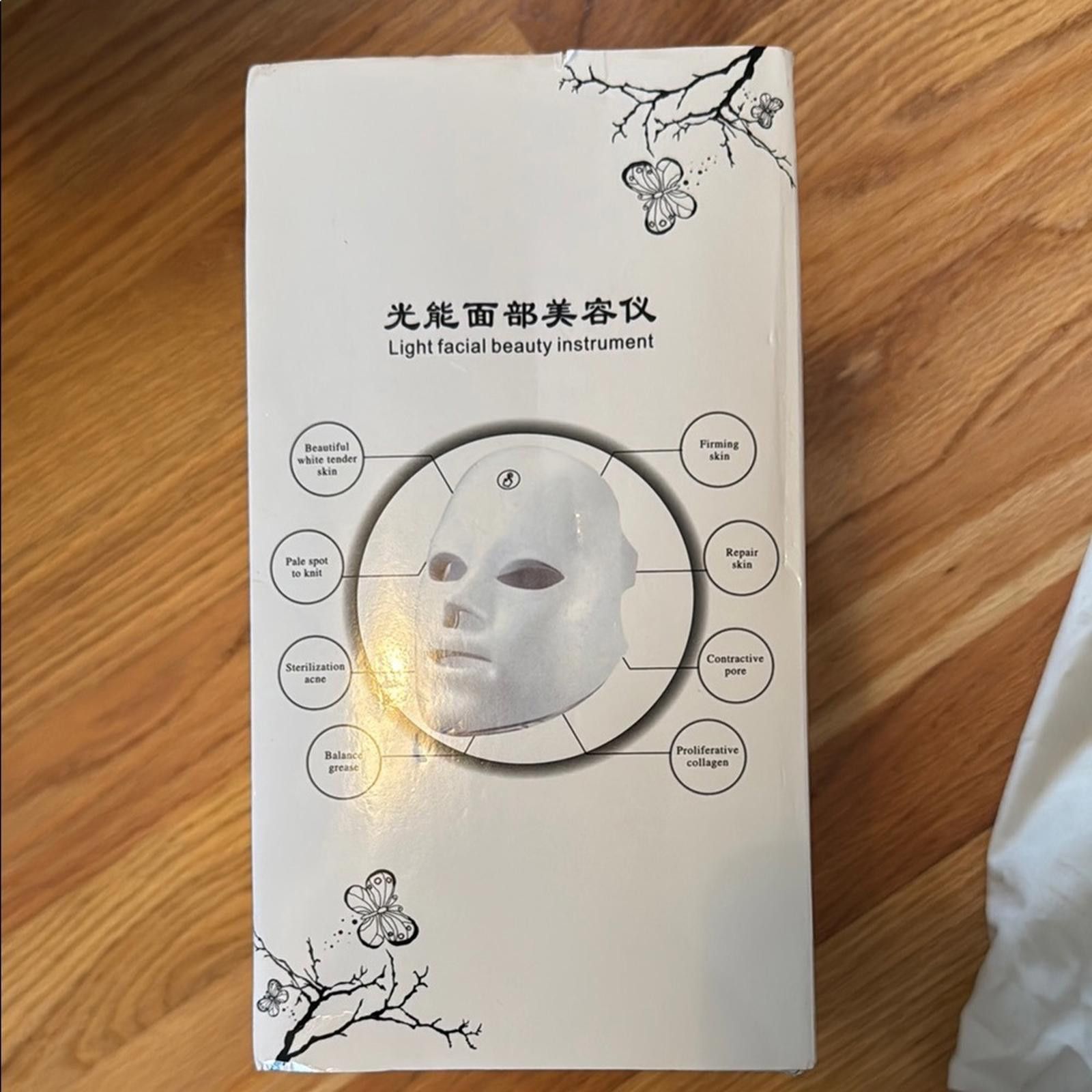 Designer Light Facial Beauty Instrument - White Size ONE SIZE - 3 Thumbnail