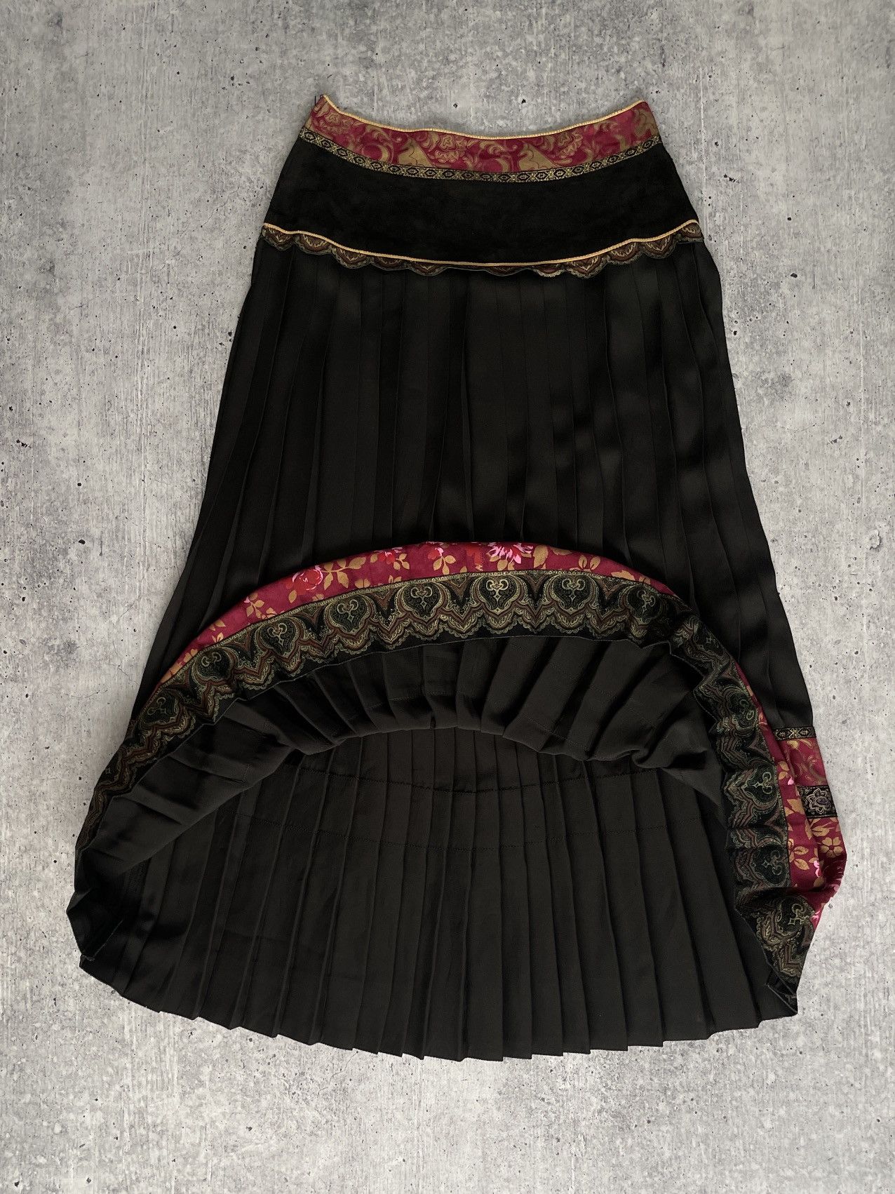 Roberto Cavalli Roberto Cavalli Leather and Silk Skirt Size S Size 25" / US 0 / IT 36 - 19 Thumbnail