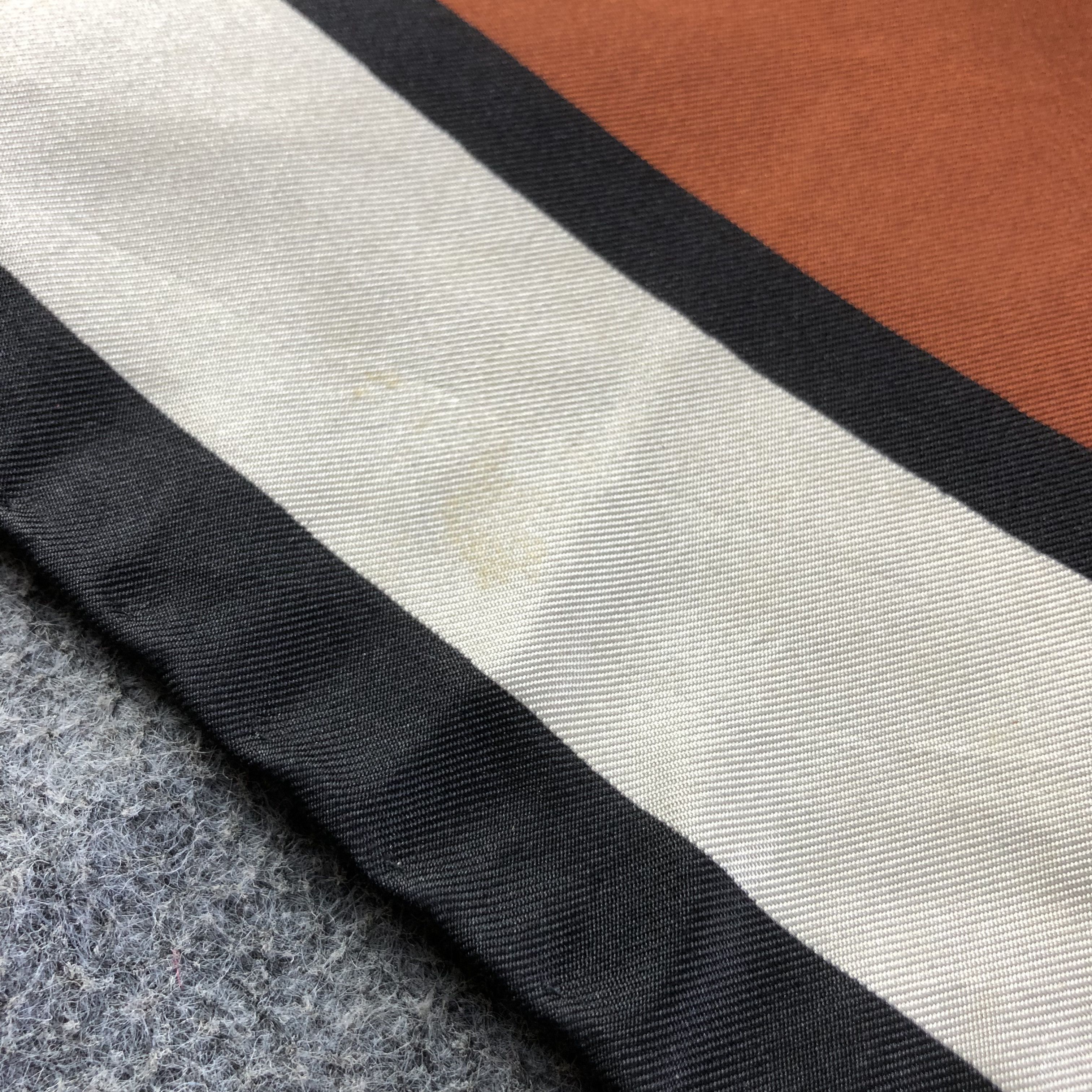 Roberta di Camerino Vintage Roberta di Camerino Silk Scarf M939 Size ONE SIZE - 9 Thumbnail