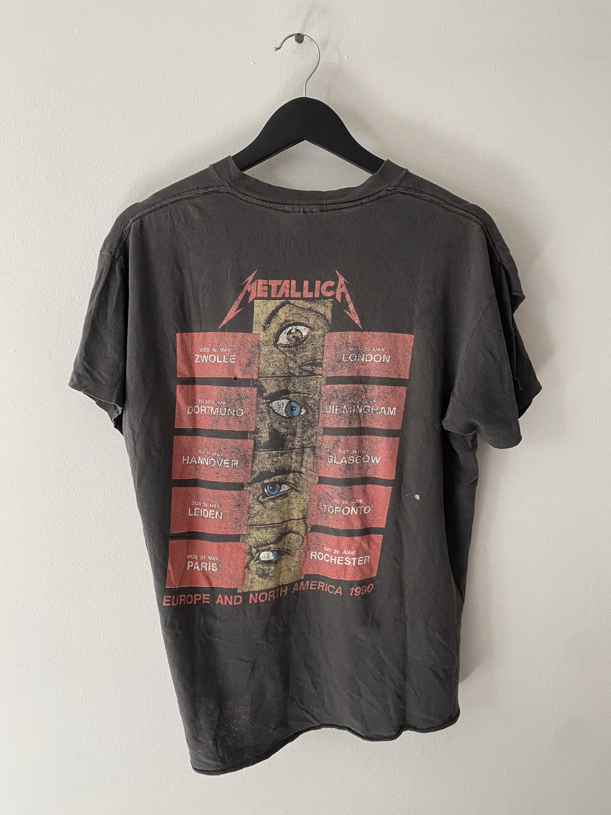 Band Tees × Vintage Vintage Faded Paper Thin Metallica Tour Tee Size US L / EU 52-54 / 3 - 5 Thumbnail