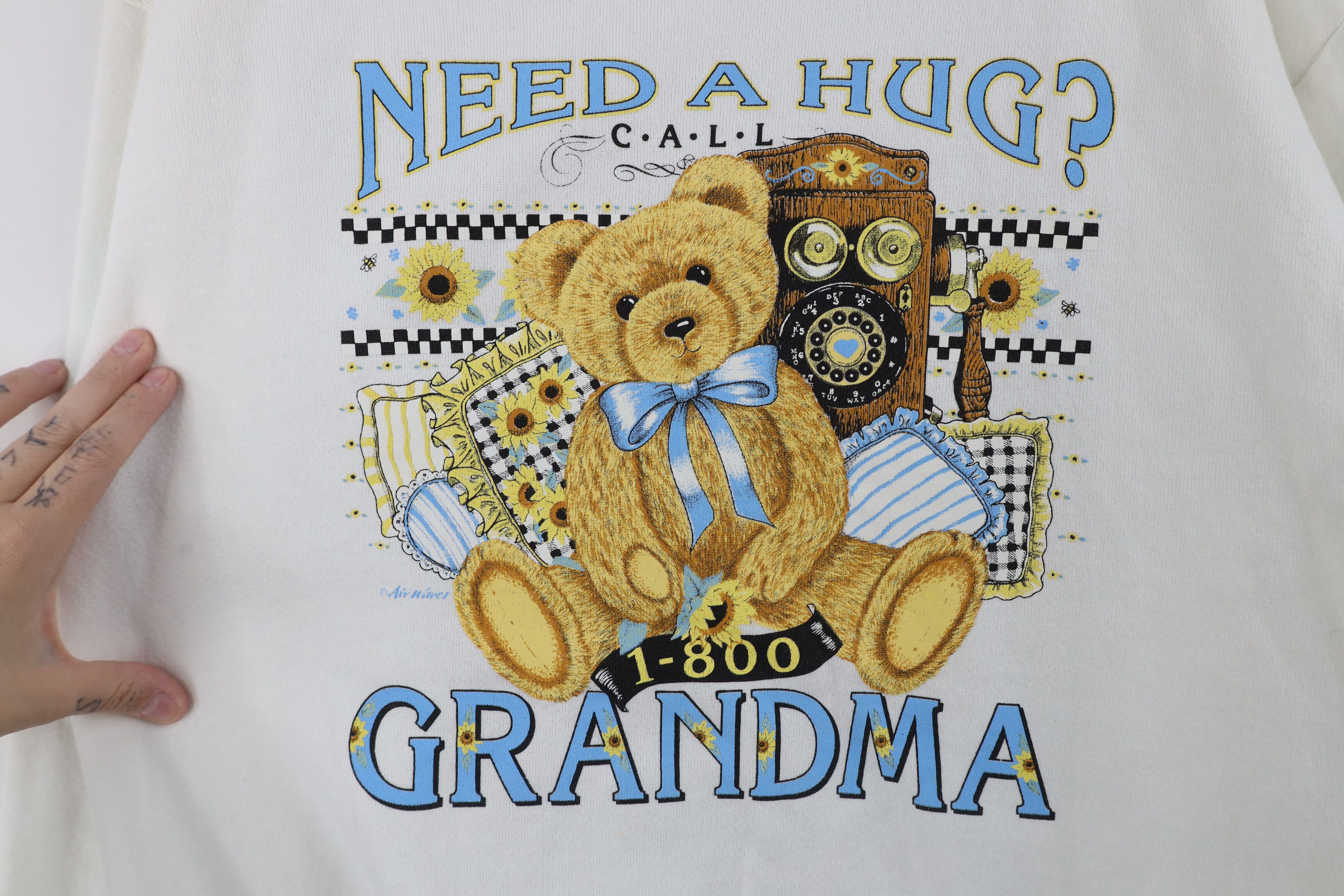 Vintage Vintage 90s Sunflower Bear Grandma Hug Sweatshirt White USA Size L / US 10 / IT 46 - 4 Thumbnail