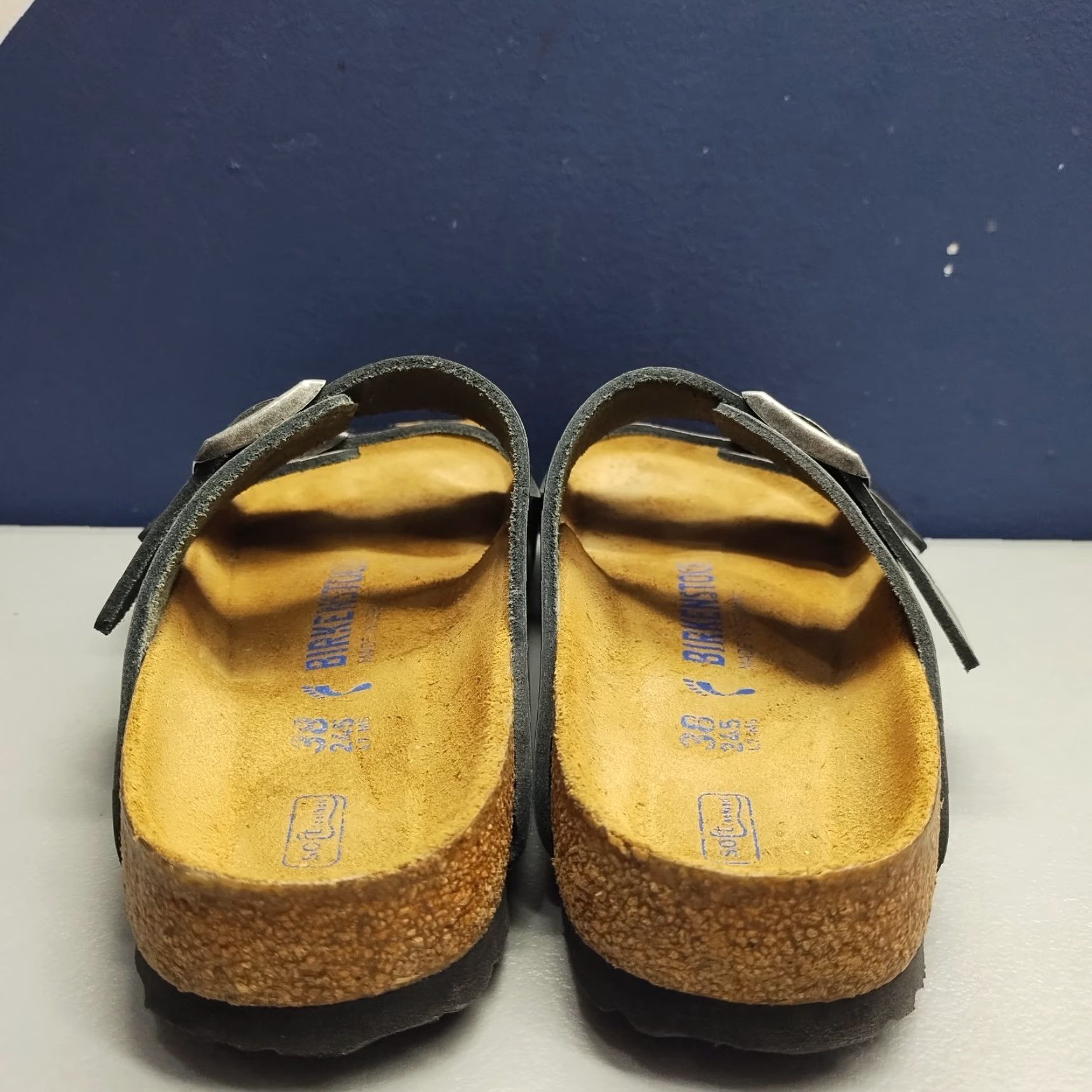 Birkenstock Birkenstock Arizona Slide Sandals Womens US 7 Brown & Black Buckle Slip On Size: Womens Size 7 - Birkenstock Arizona Slide Sandals Size US 7 / IT 37 - 5 Thumbnail
