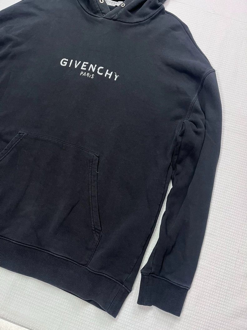 Givenchy Givenchy Black hoodie with letters, size M, fair condition Size US M / EU 48-50 / 2 - 3 Thumbnail