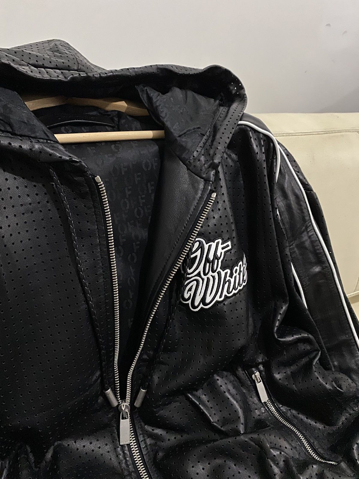Off-White Off white logo apliqué leather jacket Size US M / EU 48-50 / 2 - 4 Thumbnail