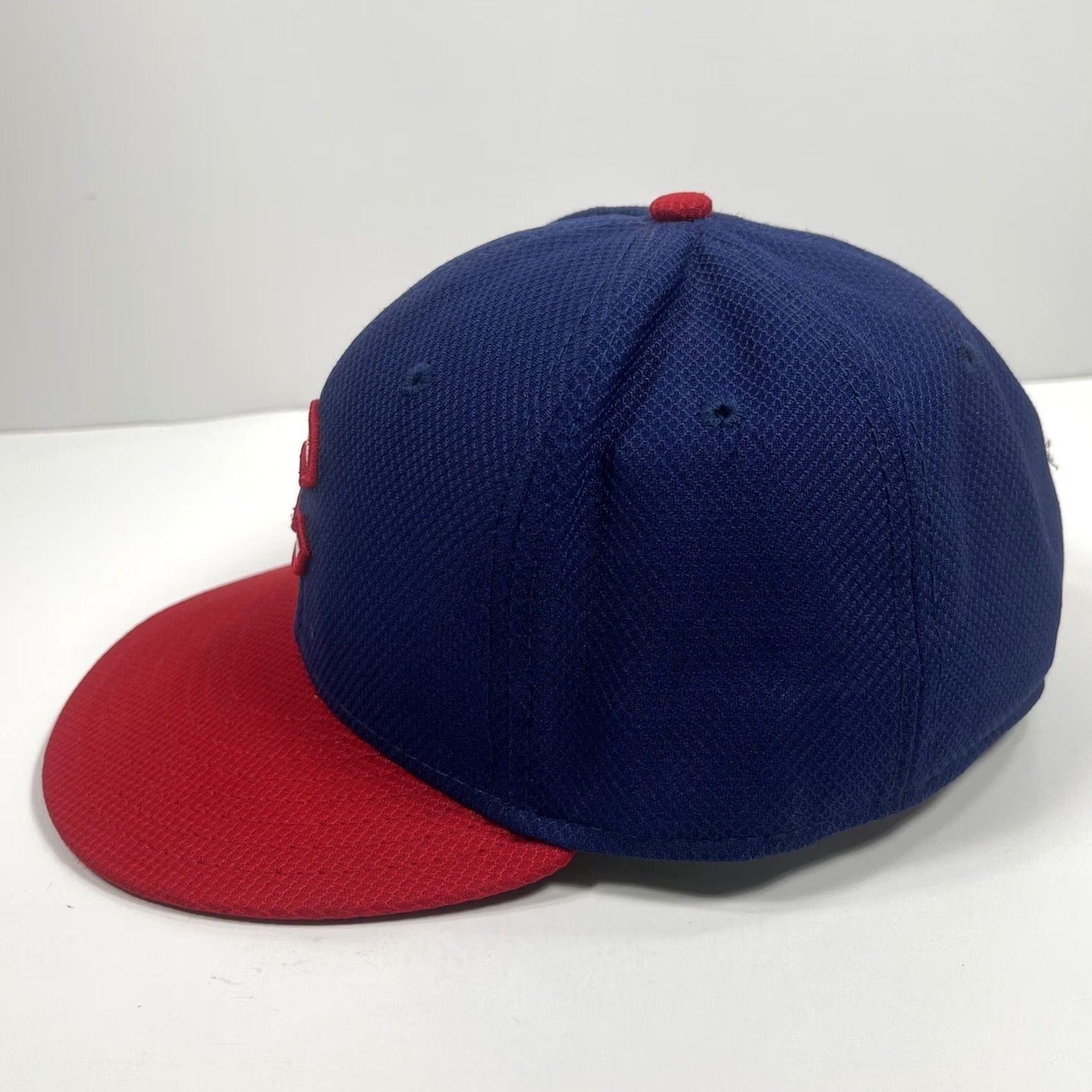 New Era New Era 59 Fifty Hat Adults 7 3/8 Blue Red Chicago Cubs Fitted Flat Bill Cap Hat Mens Baseball Cap Size ONE SIZE - 4 Thumbnail