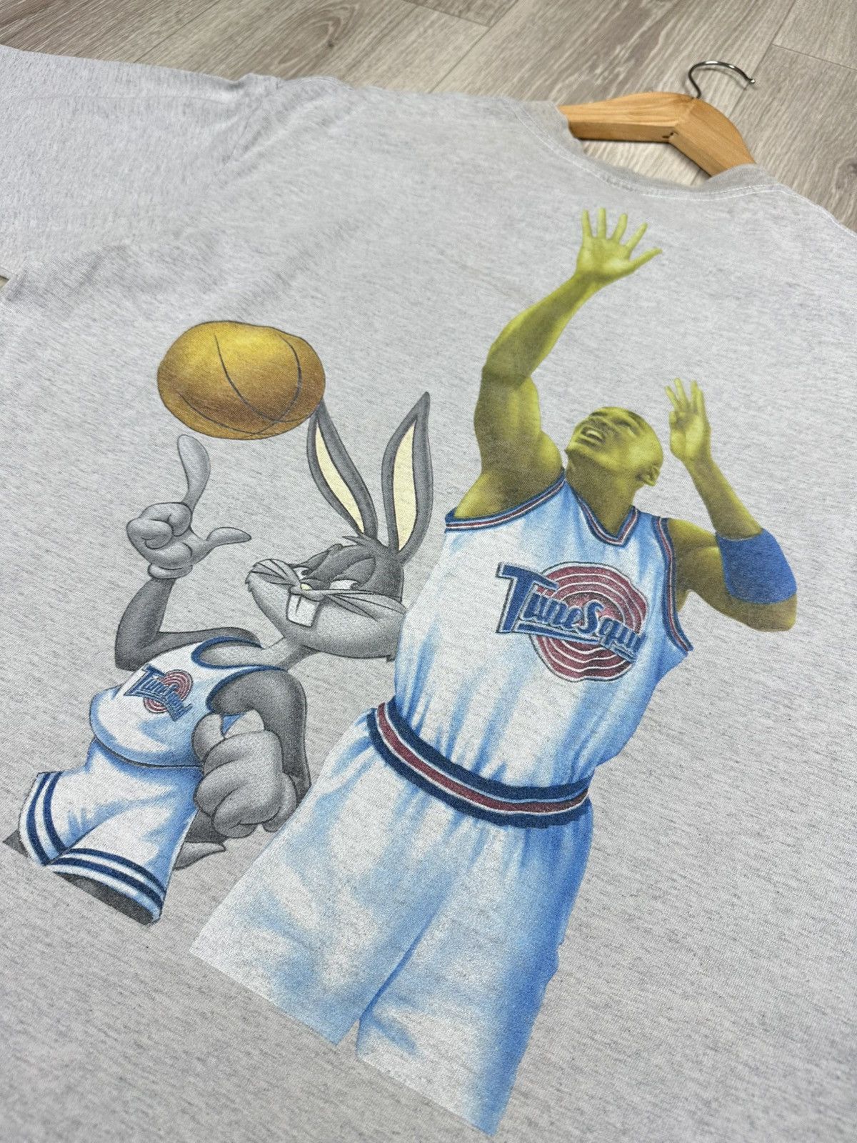 Disney × NBA × Vintage Vintage Distressed Tee 1996 Space Jam Jordan and Bugs Bunny Size US L / EU 52-54 / 3 - 11 Thumbnail
