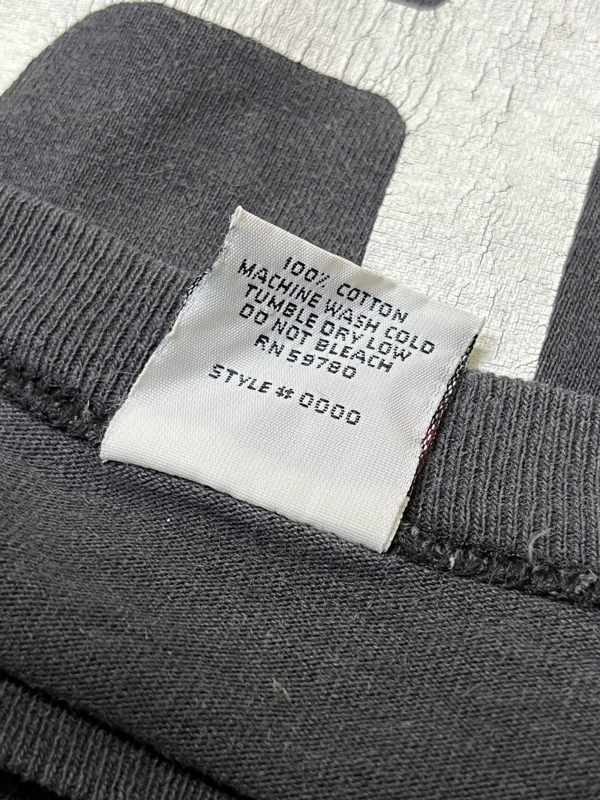 Guess GRAIL🔥VINTAGE 90s GUESS BIG LOGO SPELLOUT T SHIRT Size US XL / EU 56 / 4 - 9 Thumbnail